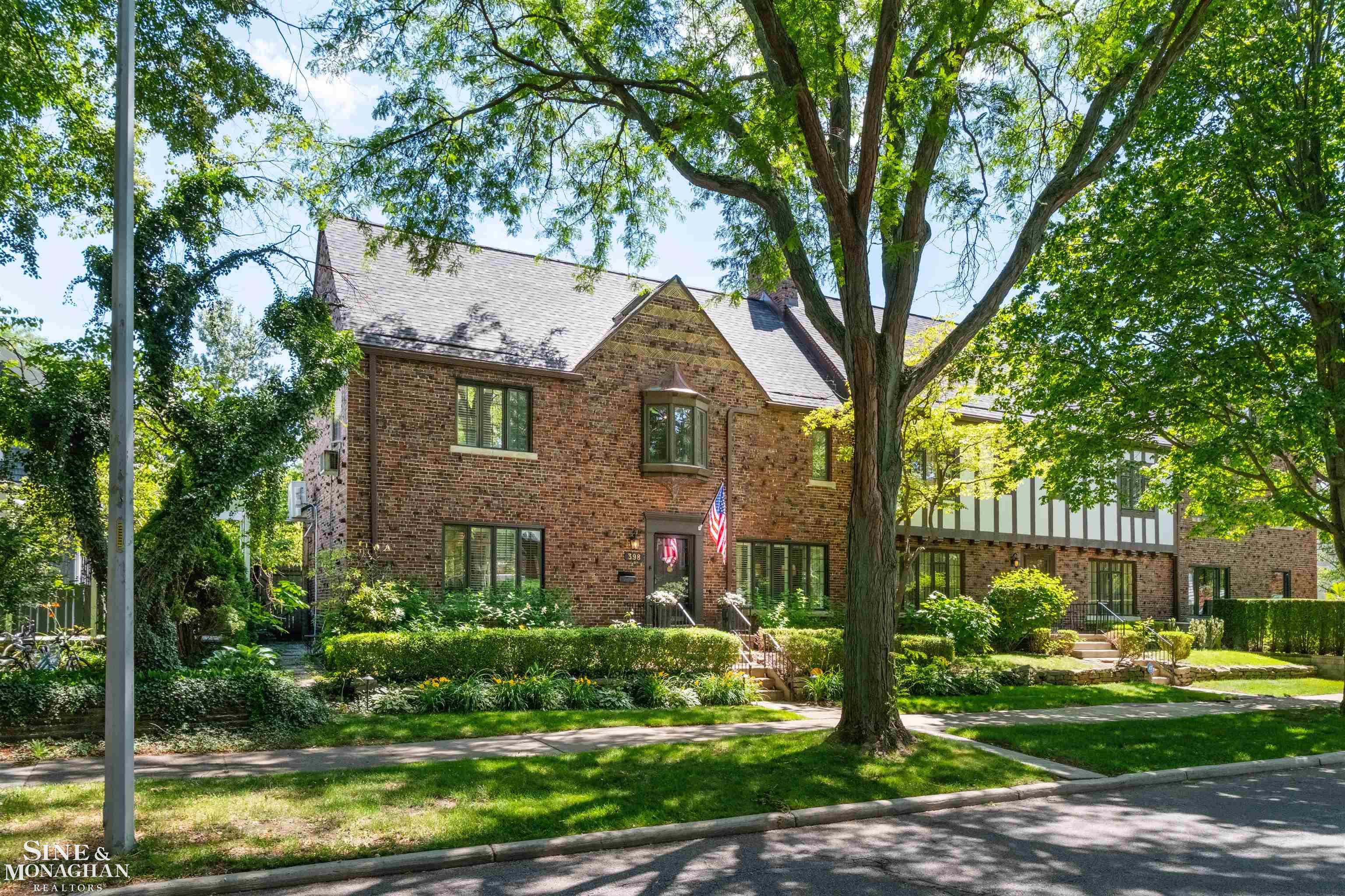 398 Rivard Boulevard