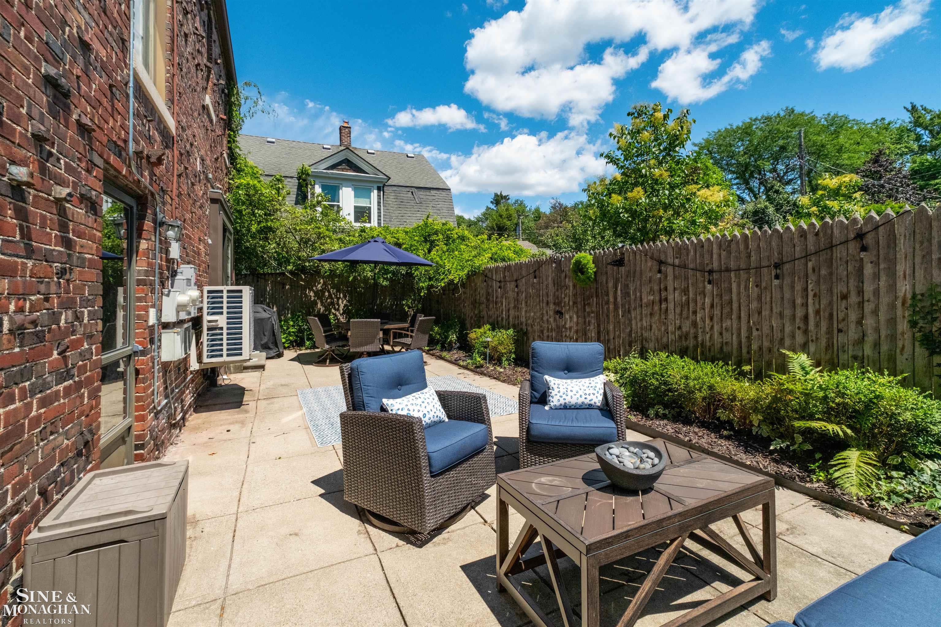 398 Rivard Boulevard