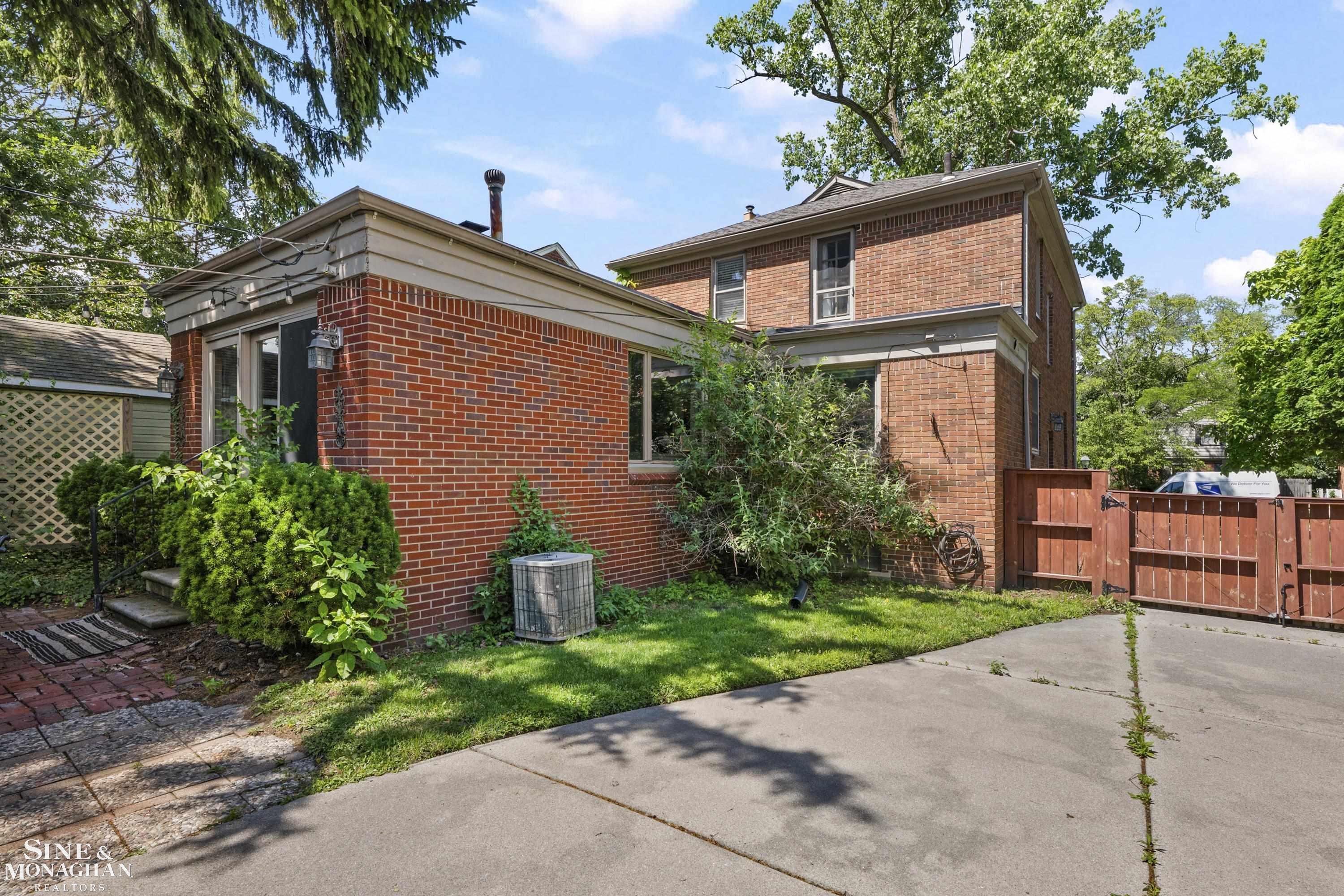 433 Maison Road