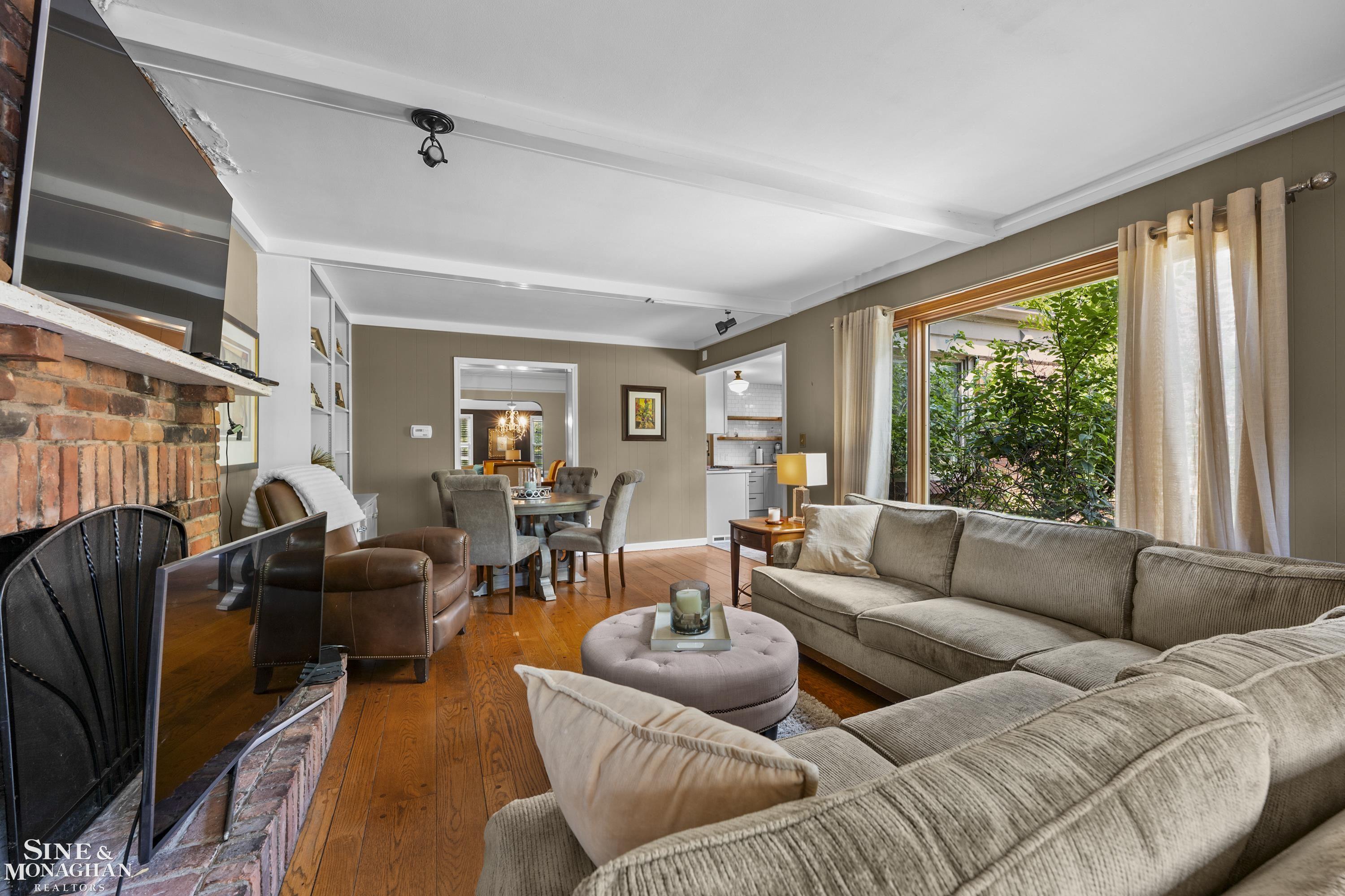 433 Maison Road