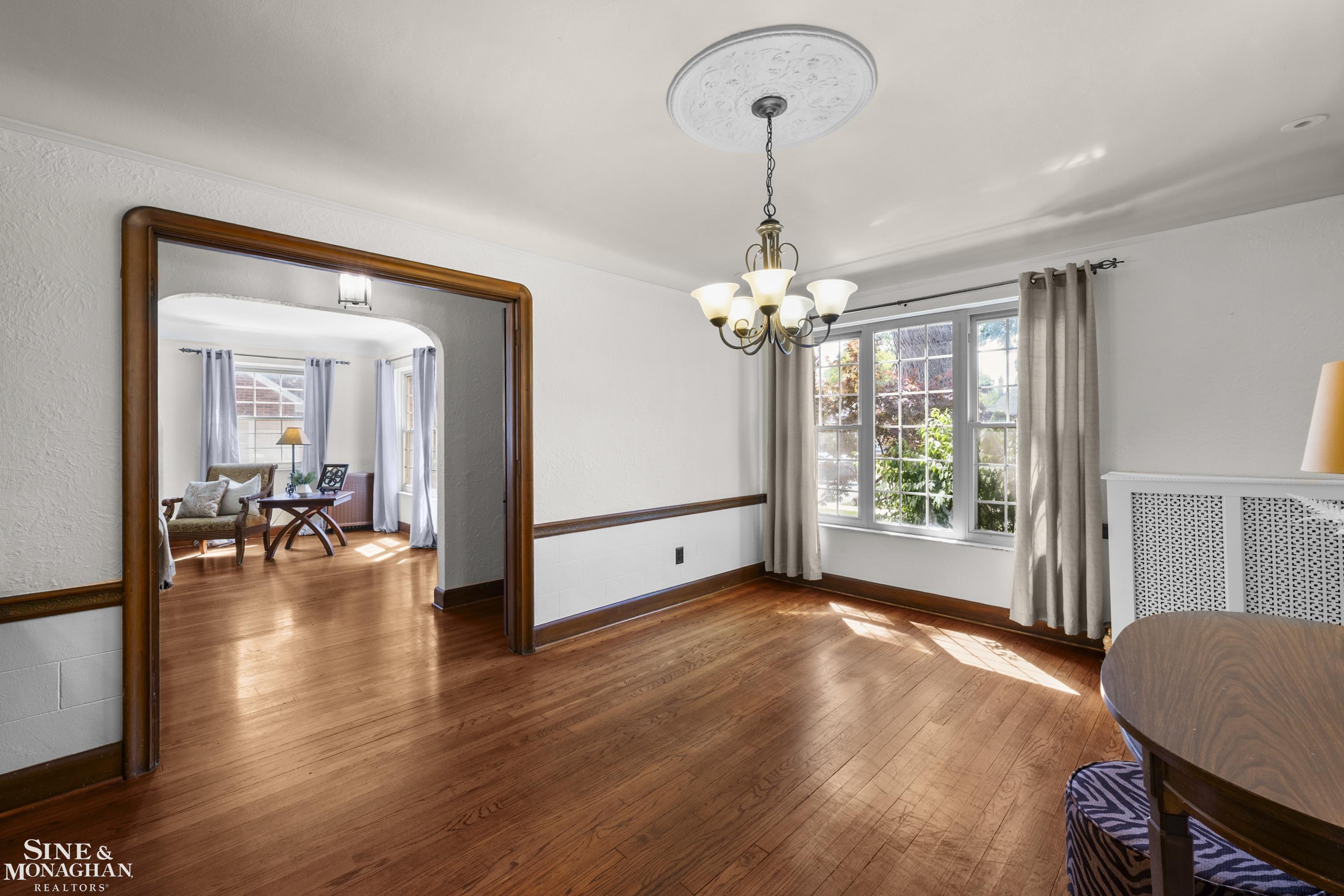 818 Cadieux Road