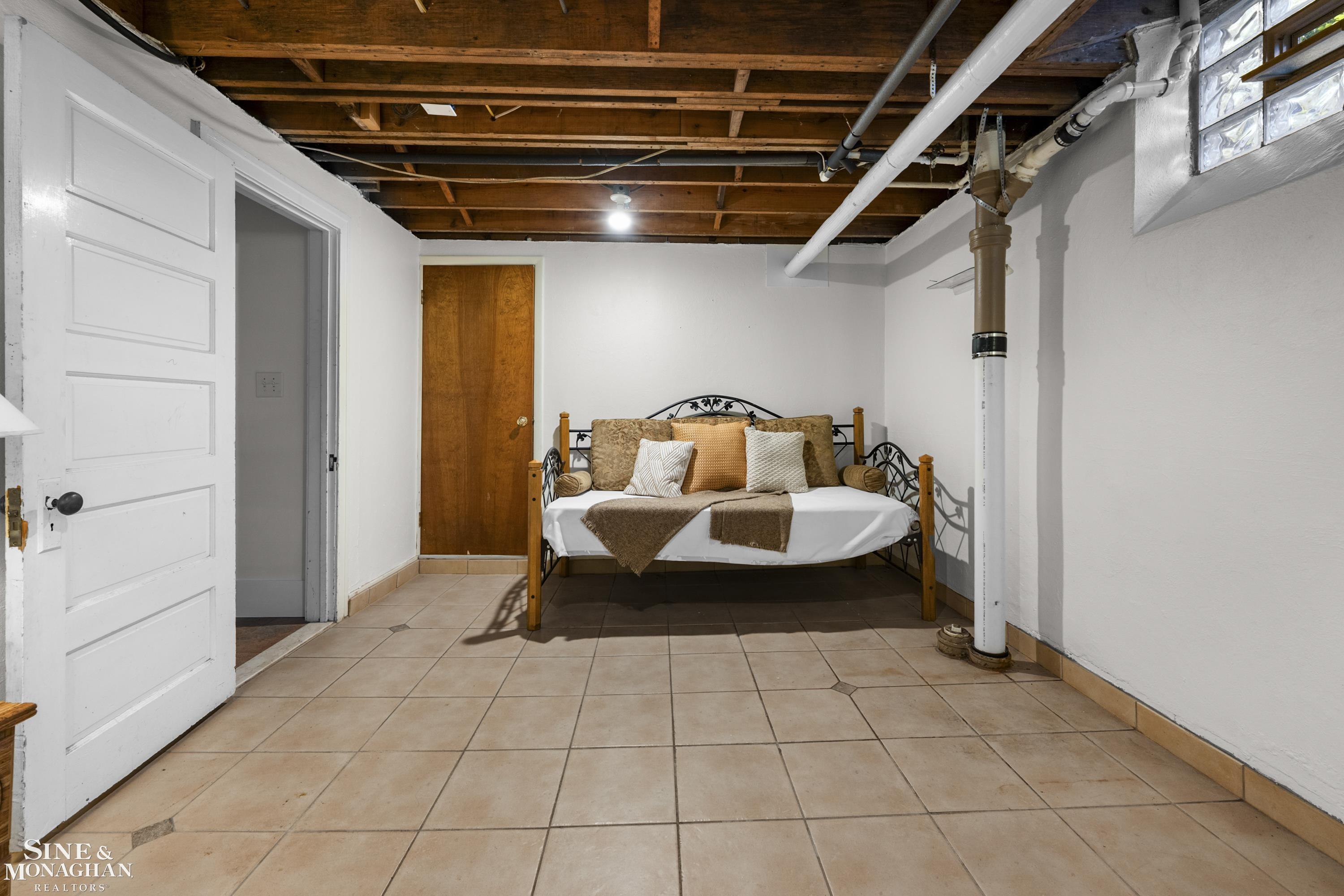 818 Cadieux Road