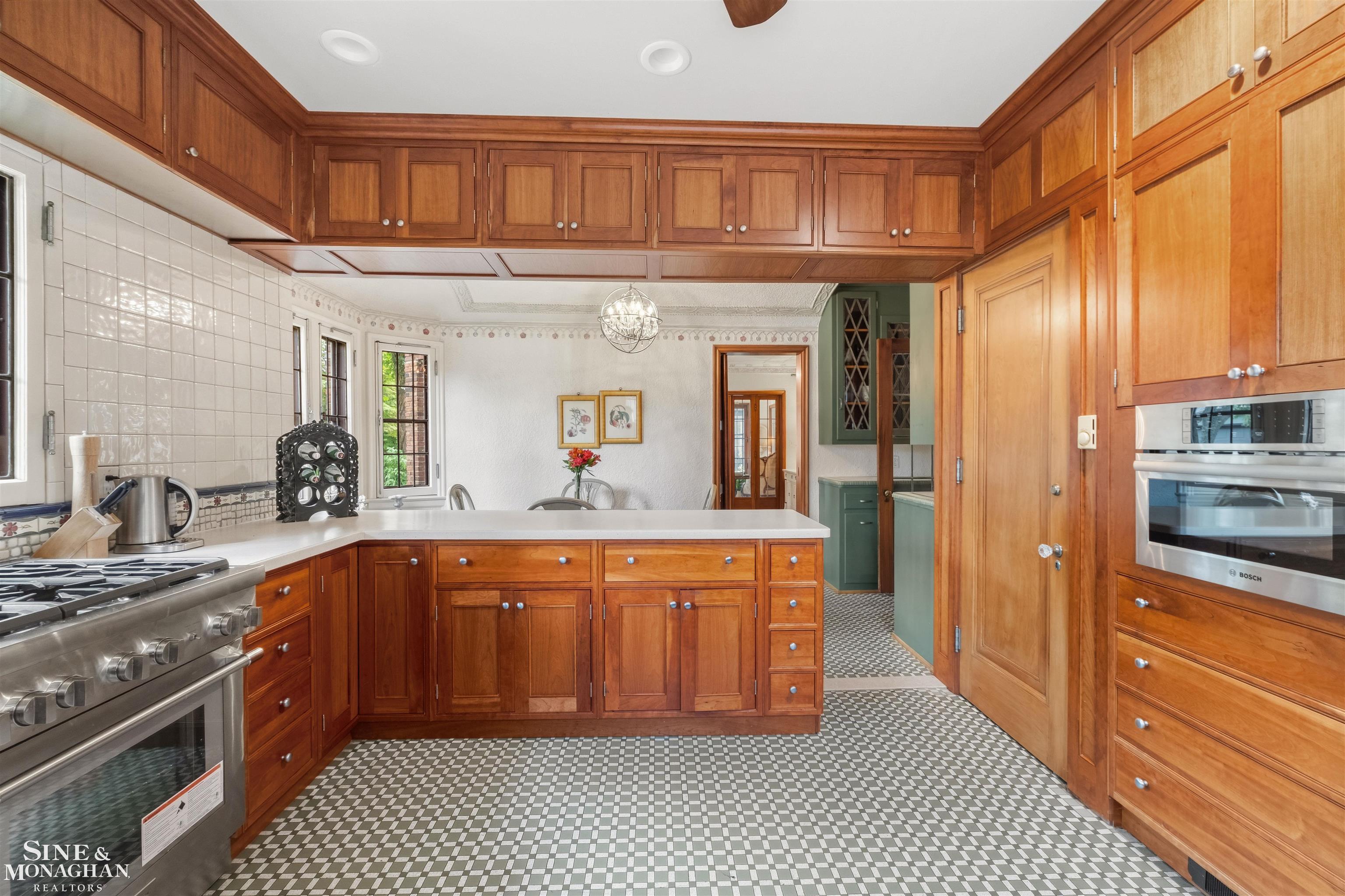 852 Whittier Road