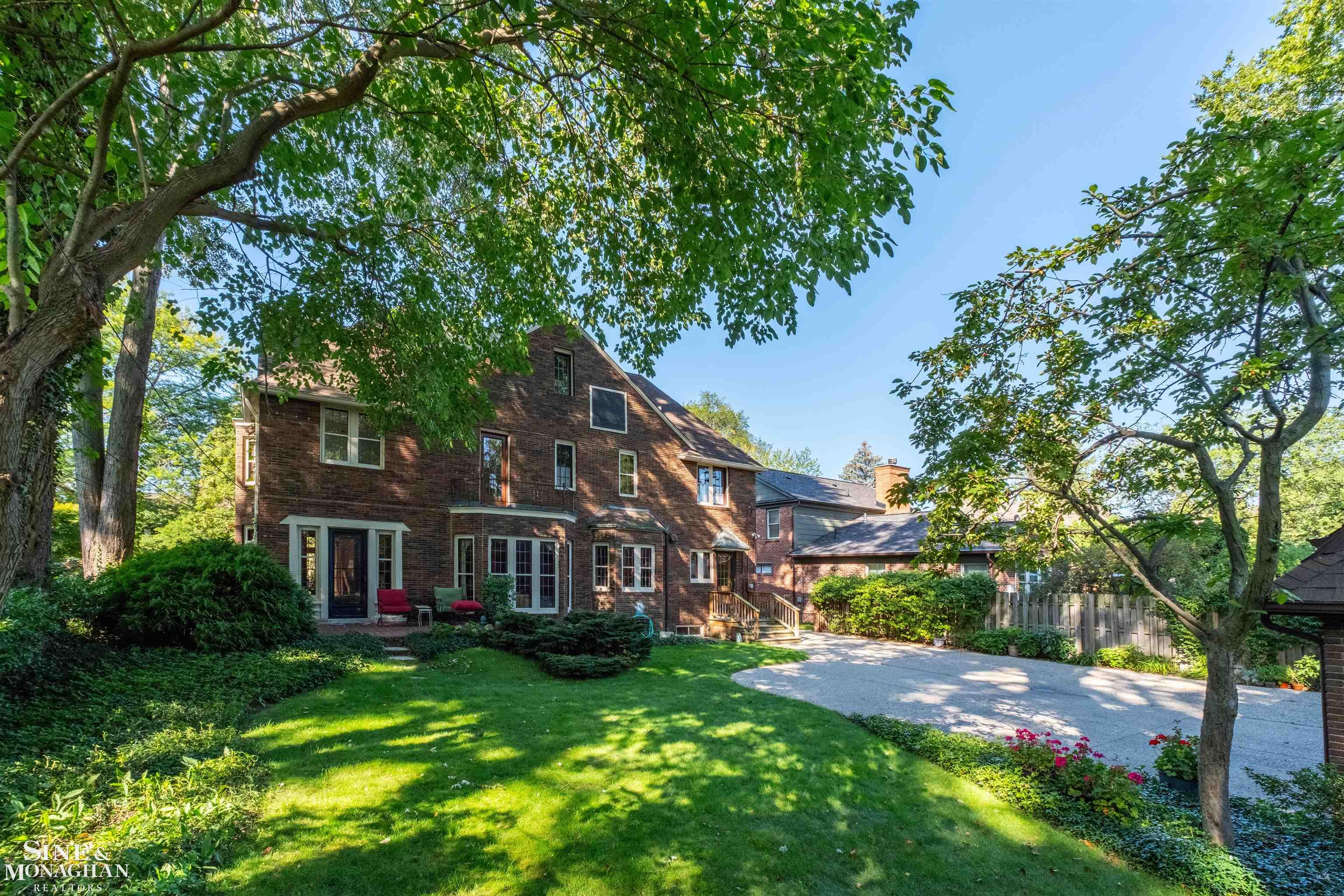 852 Whittier Road