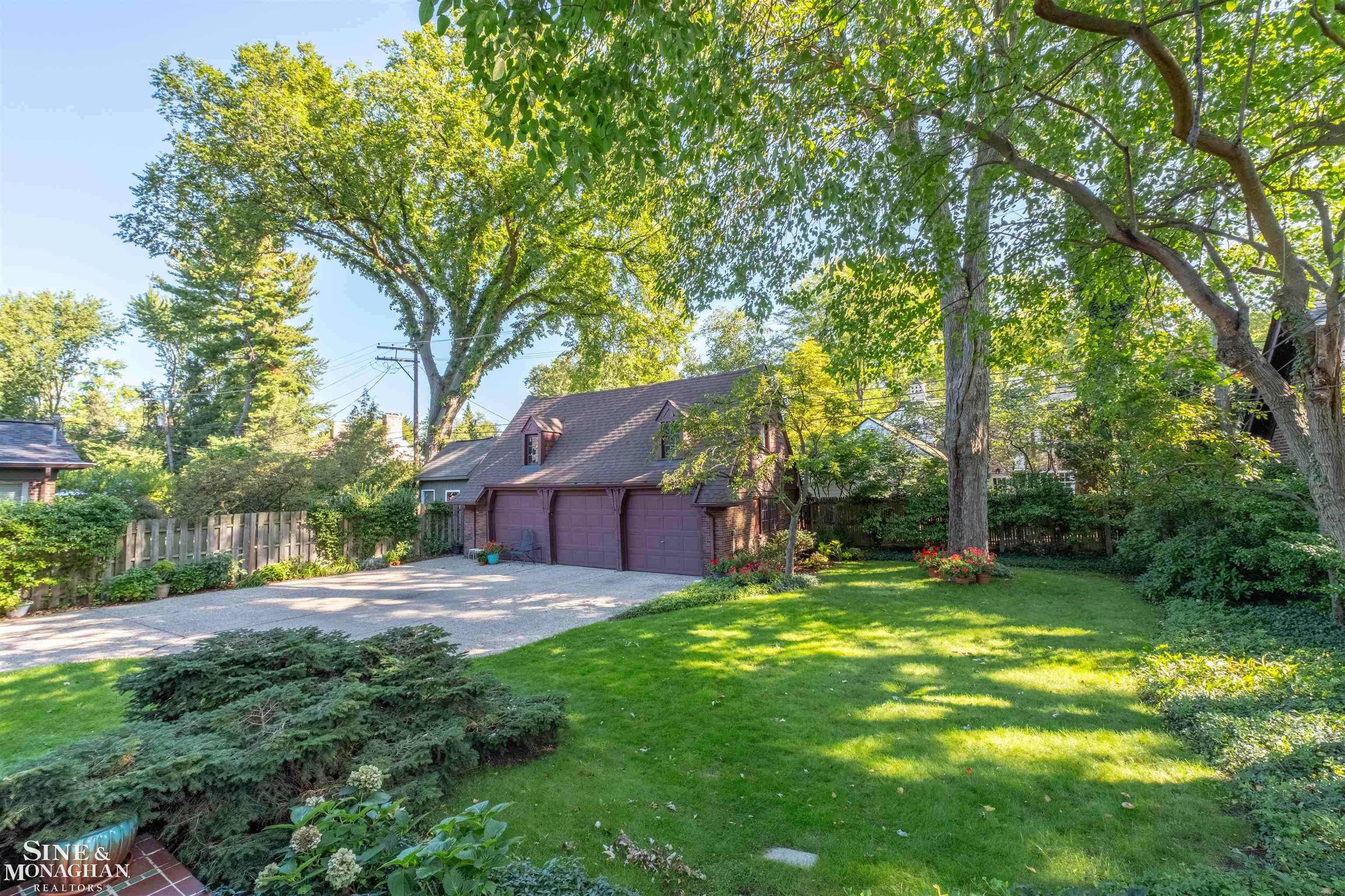 852 Whittier Road