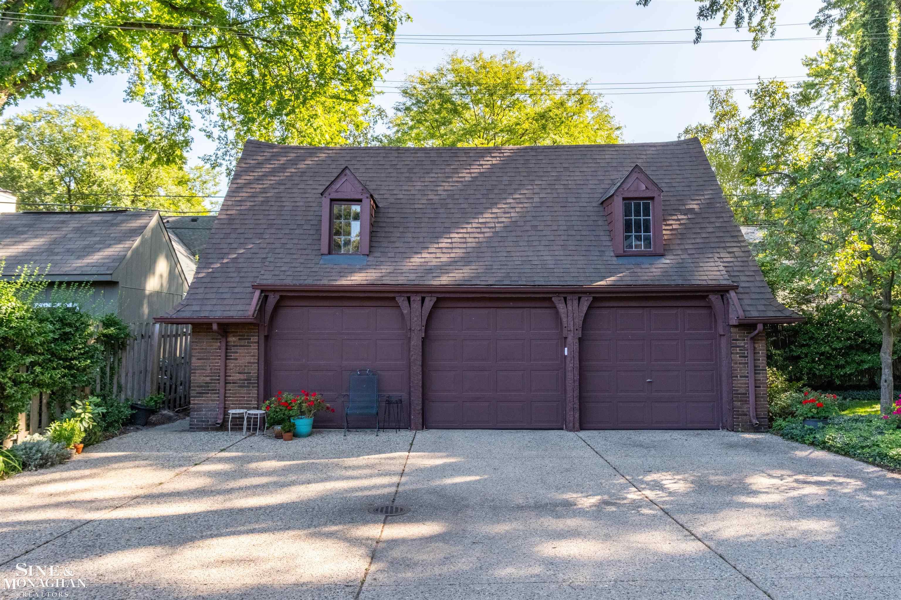 852 Whittier Road