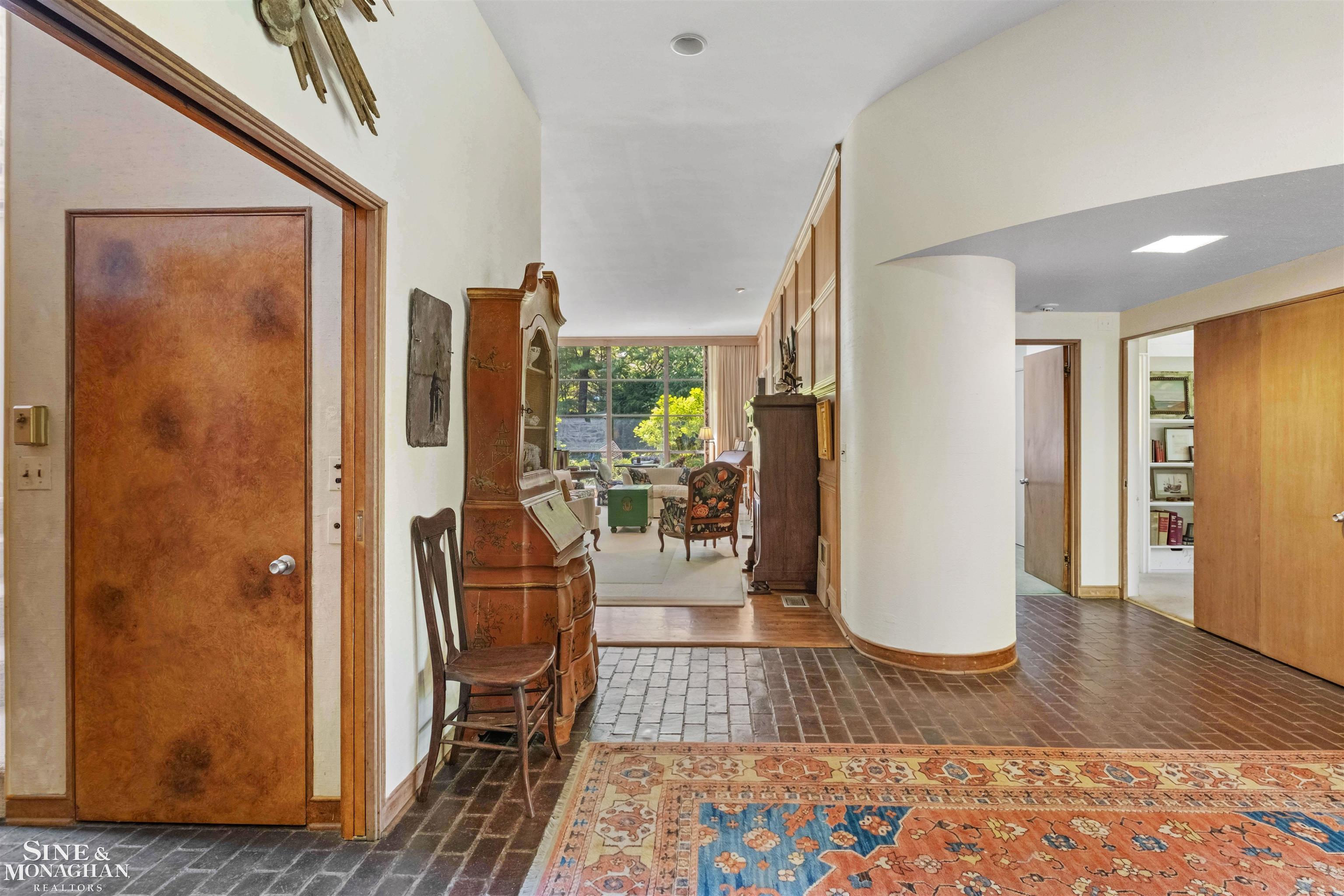 280 Vincennes Place