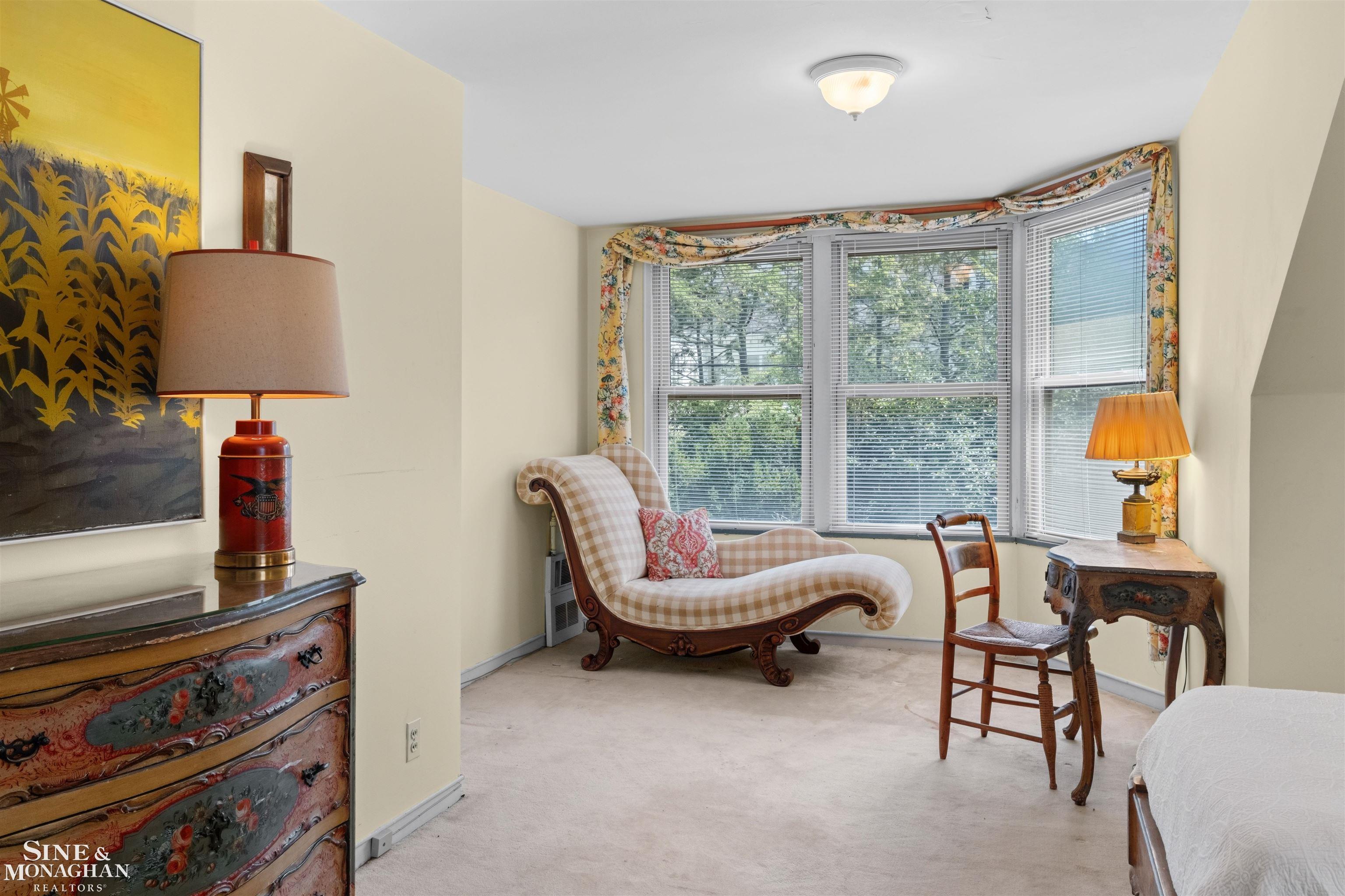 280 Vincennes Place