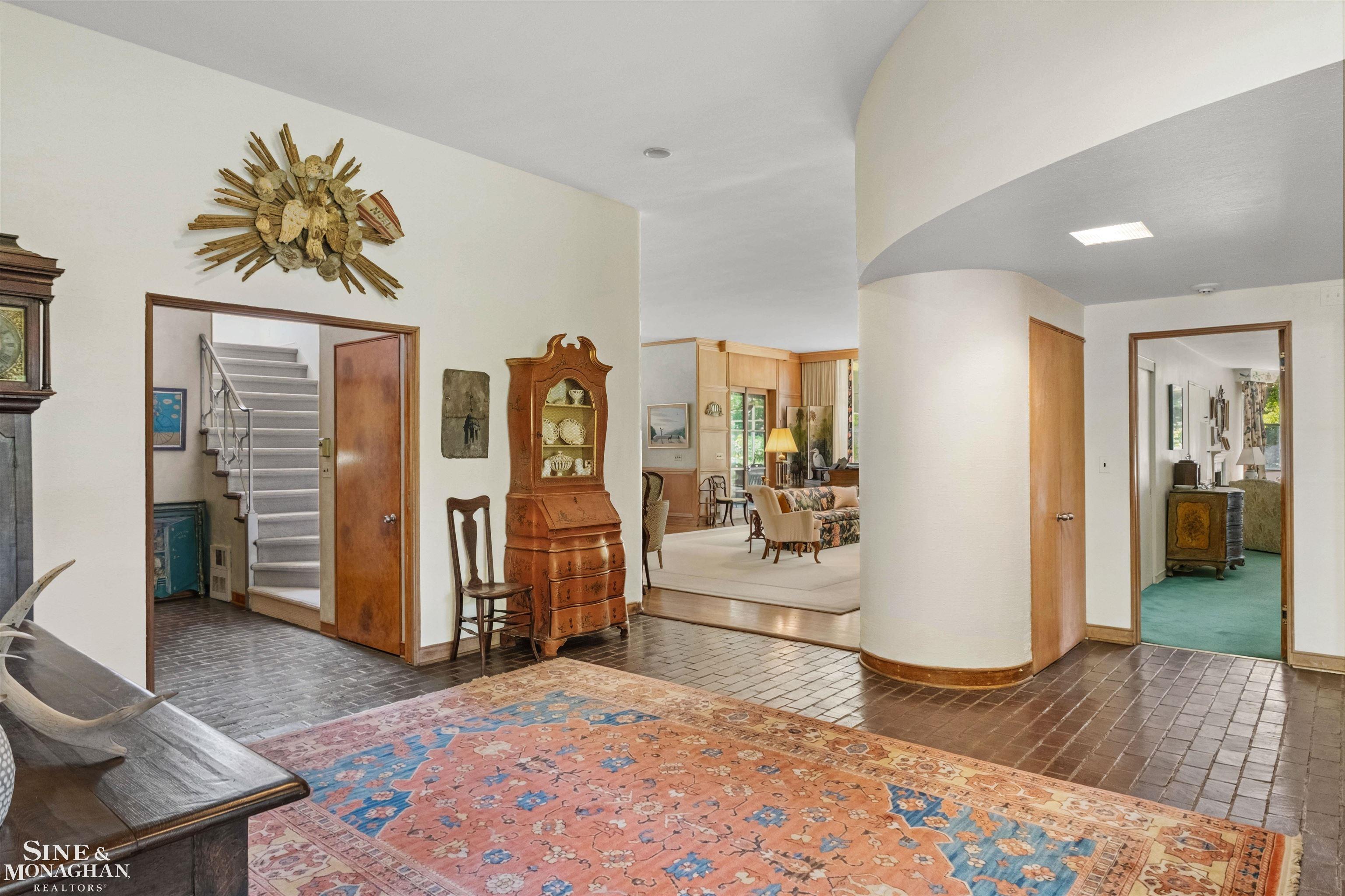 280 Vincennes Place