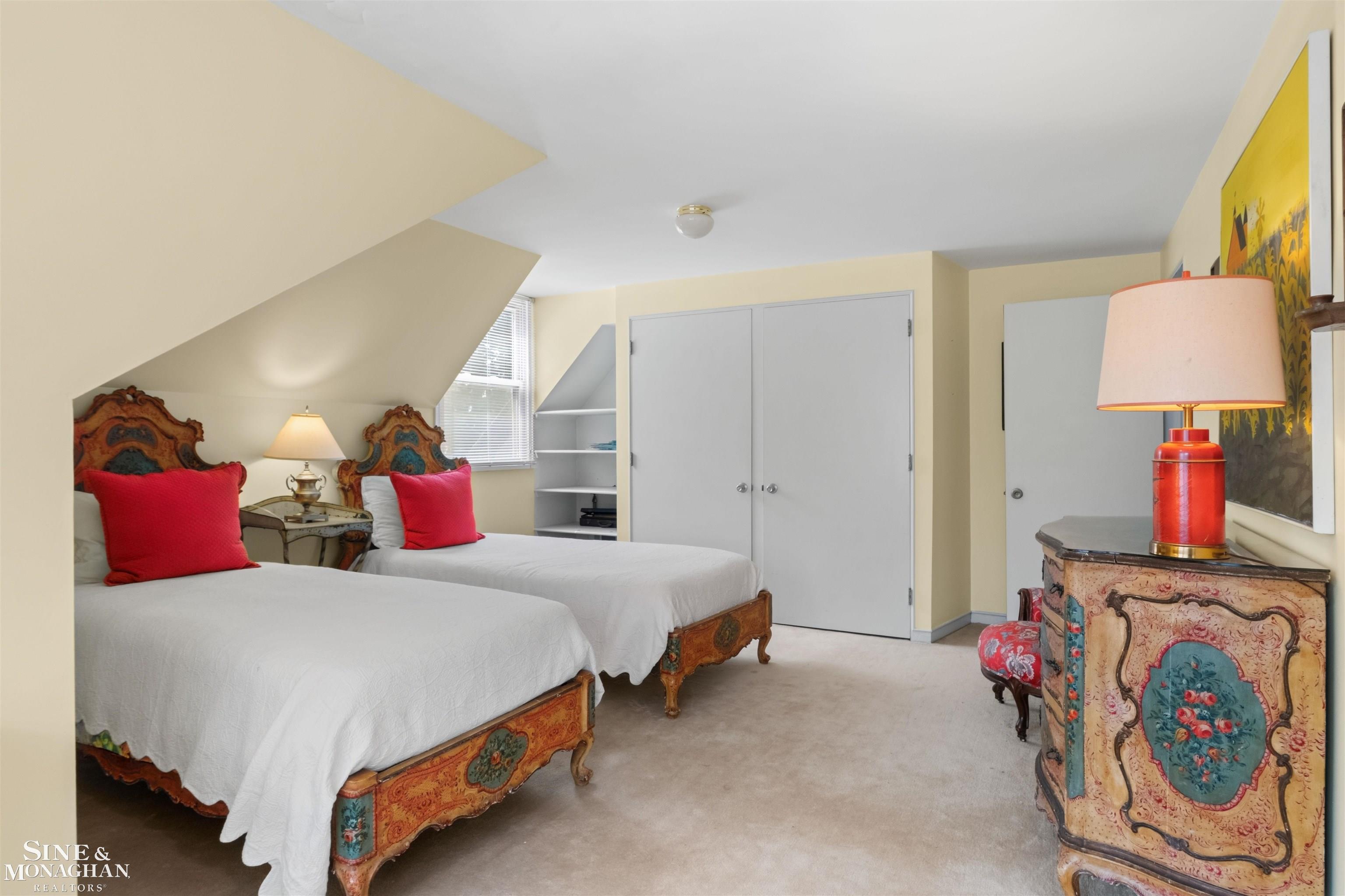 280 Vincennes Place