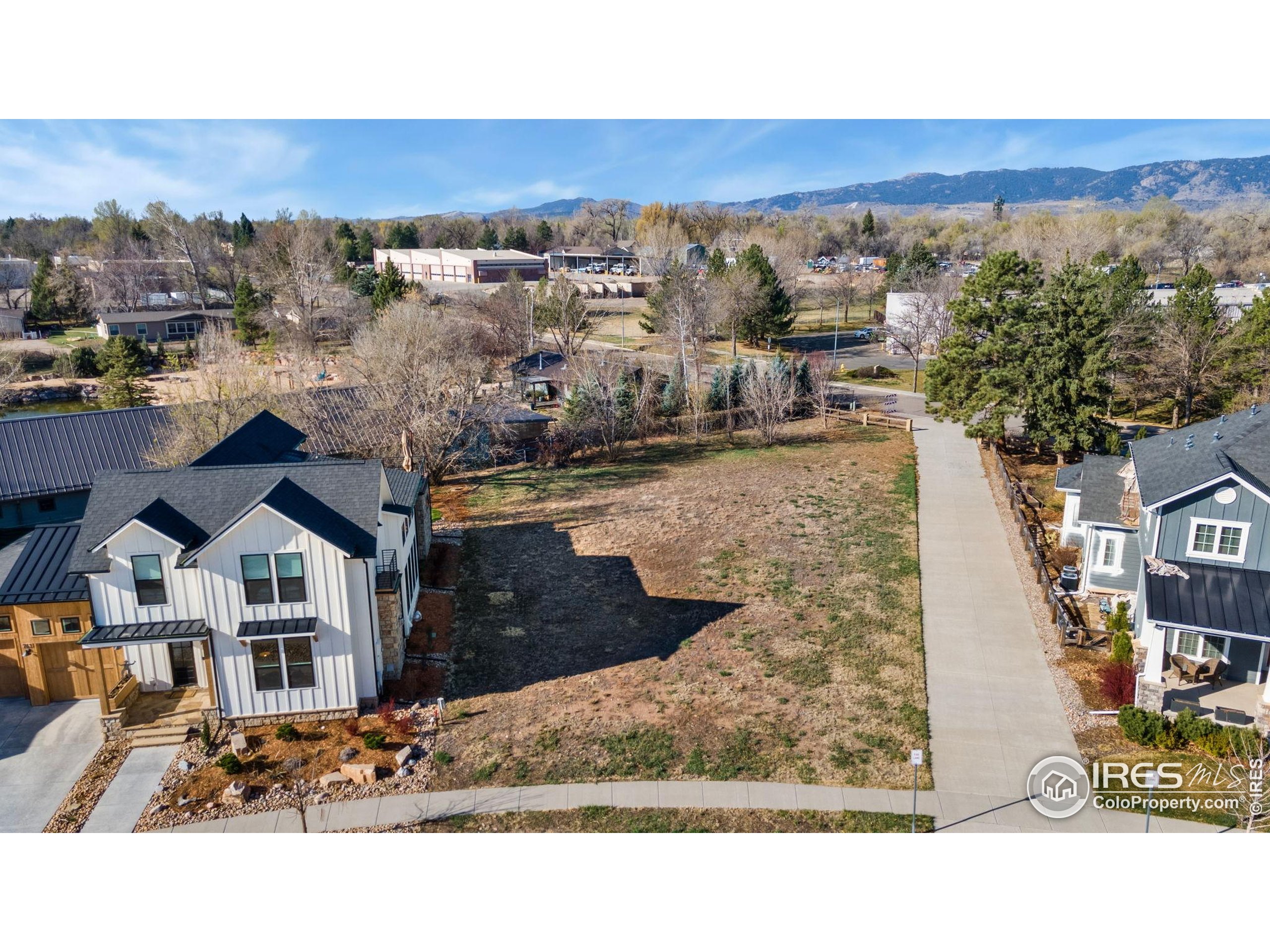 747 Peregoy Farms Way