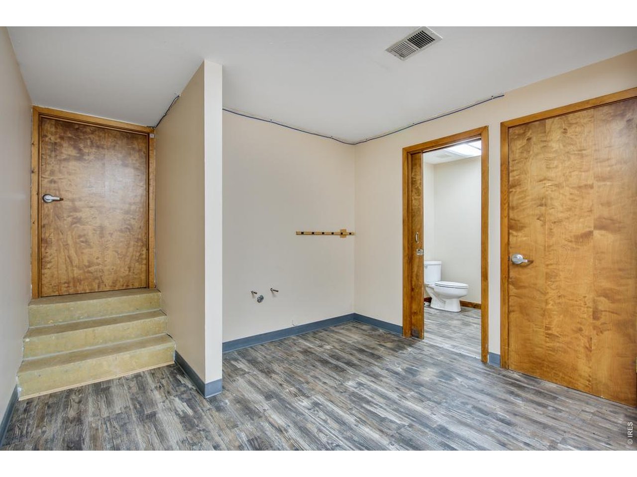 3320 W Eisenhower Blvd