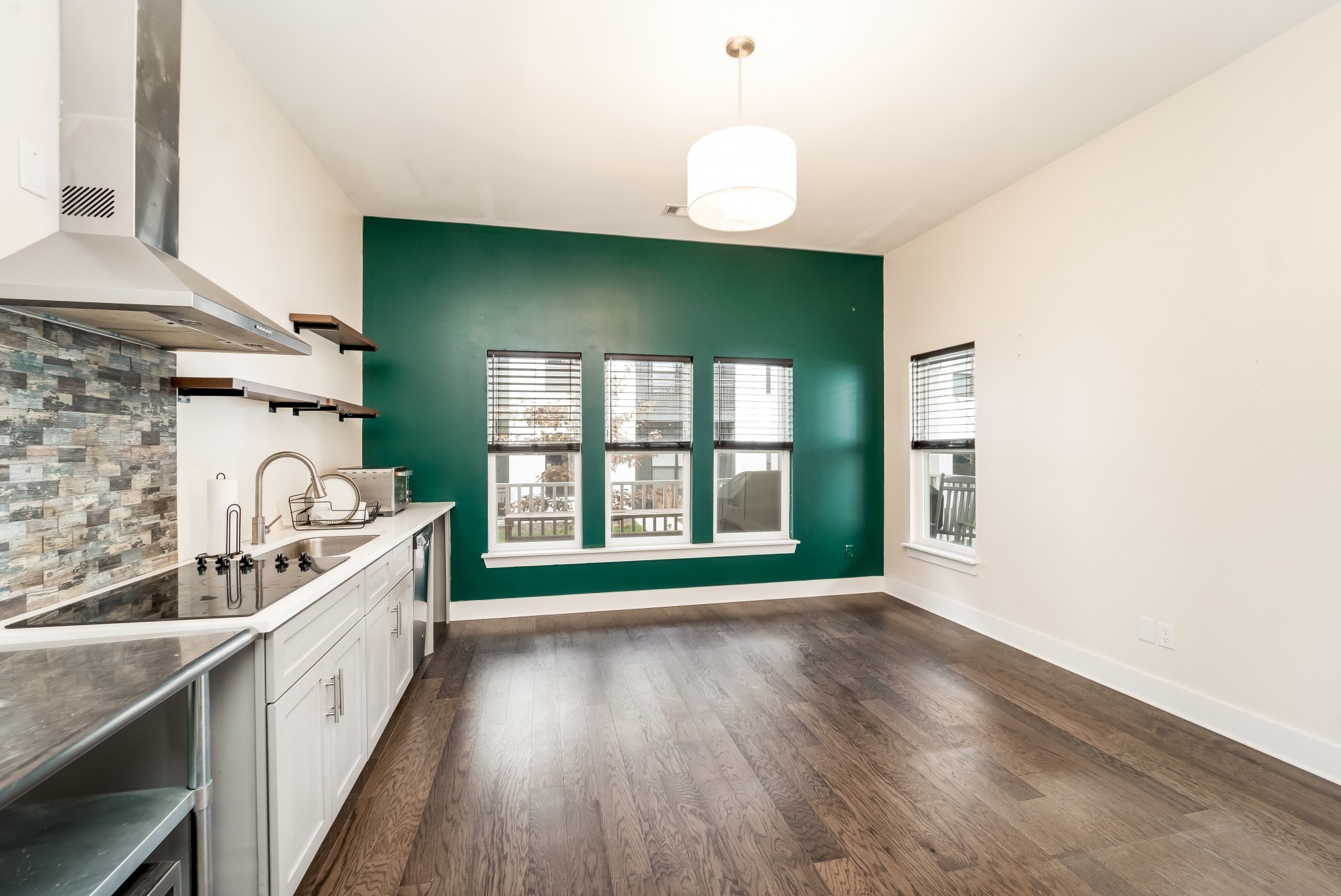 1633 54th Ave, N Unit: 11