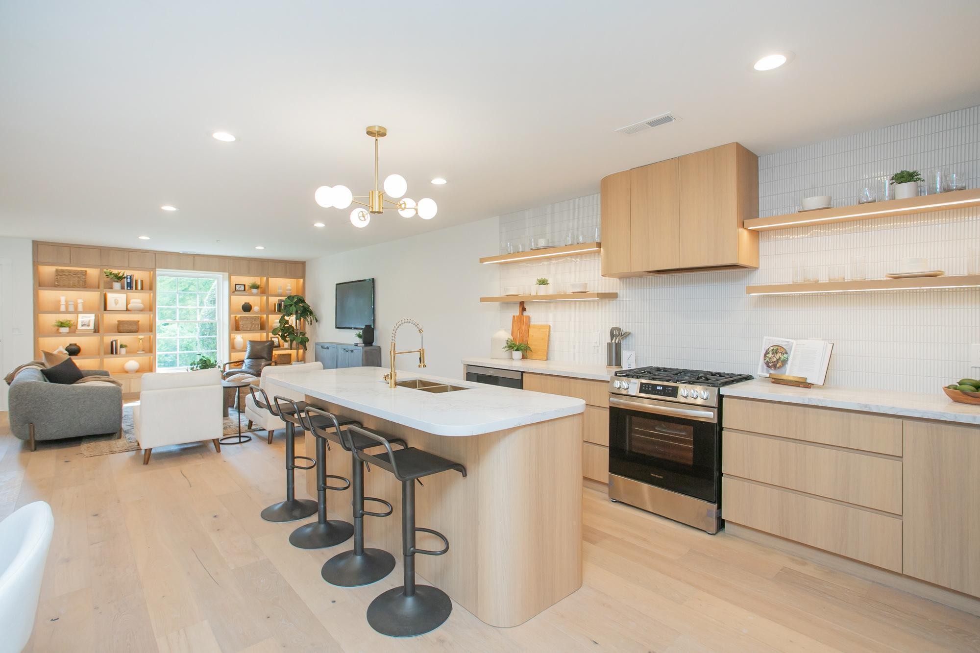 415 Plantation Ct