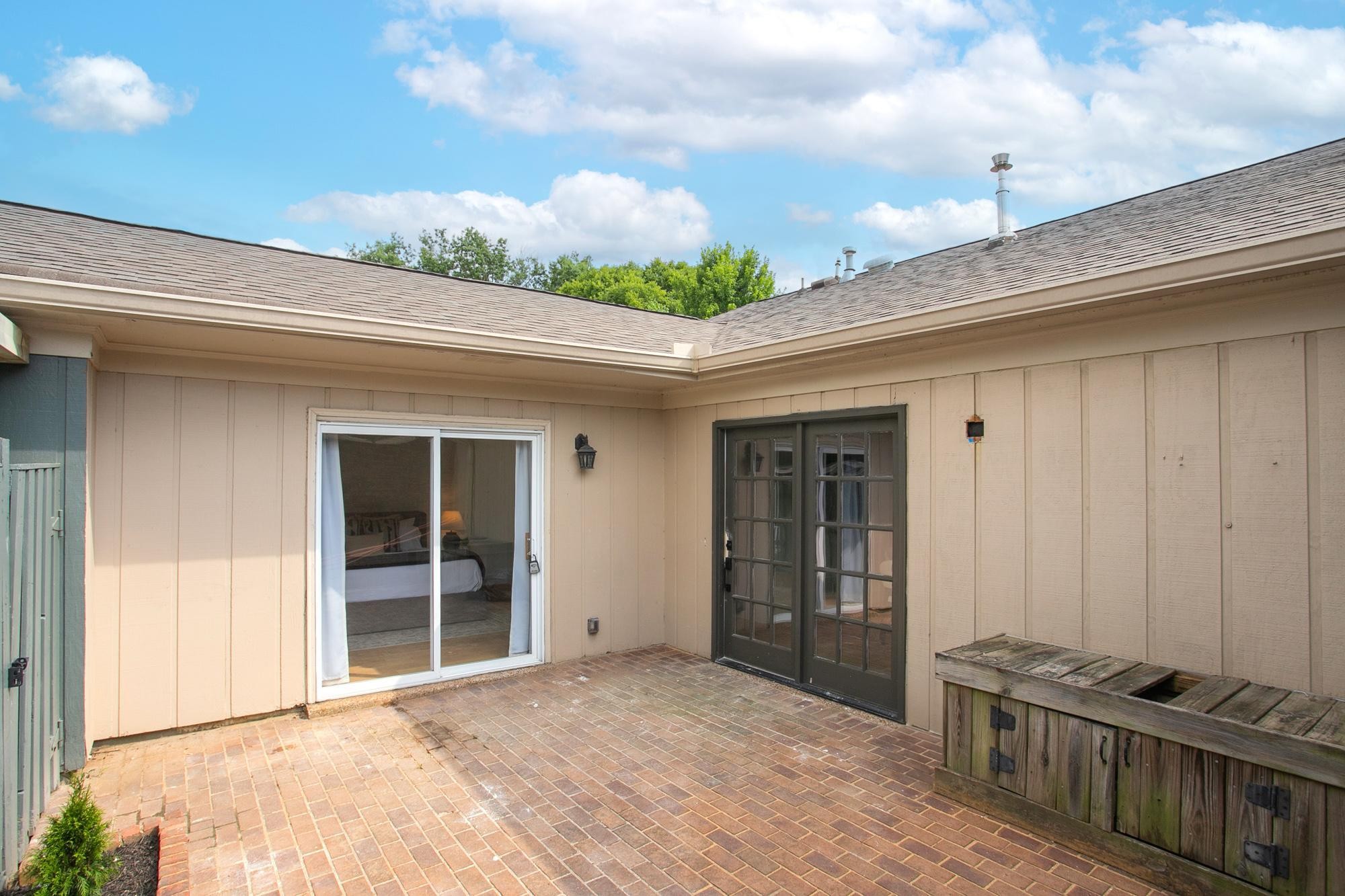 415 Plantation Ct