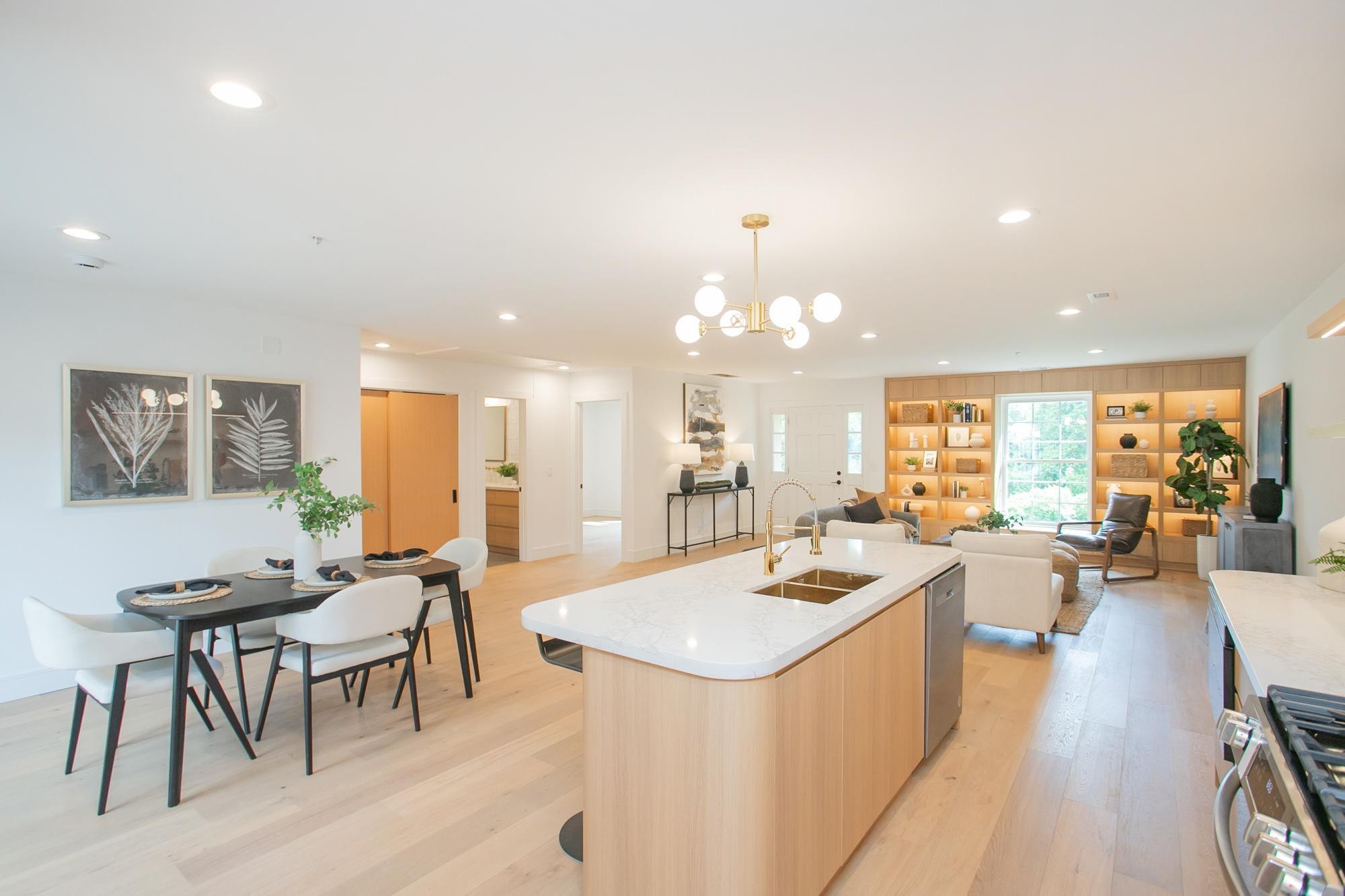 415 Plantation Ct