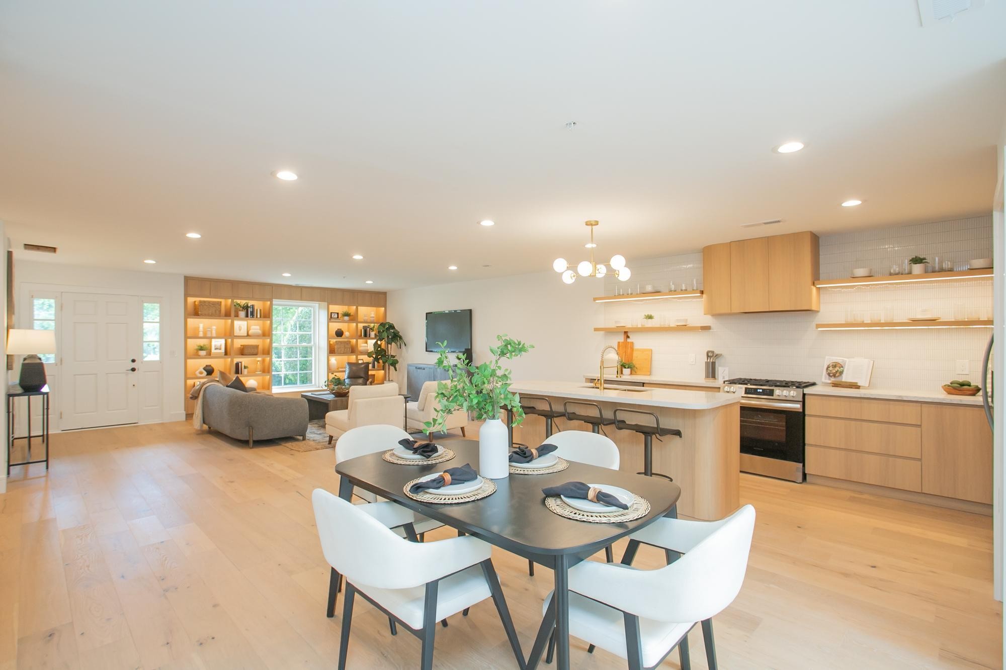 415 Plantation Ct