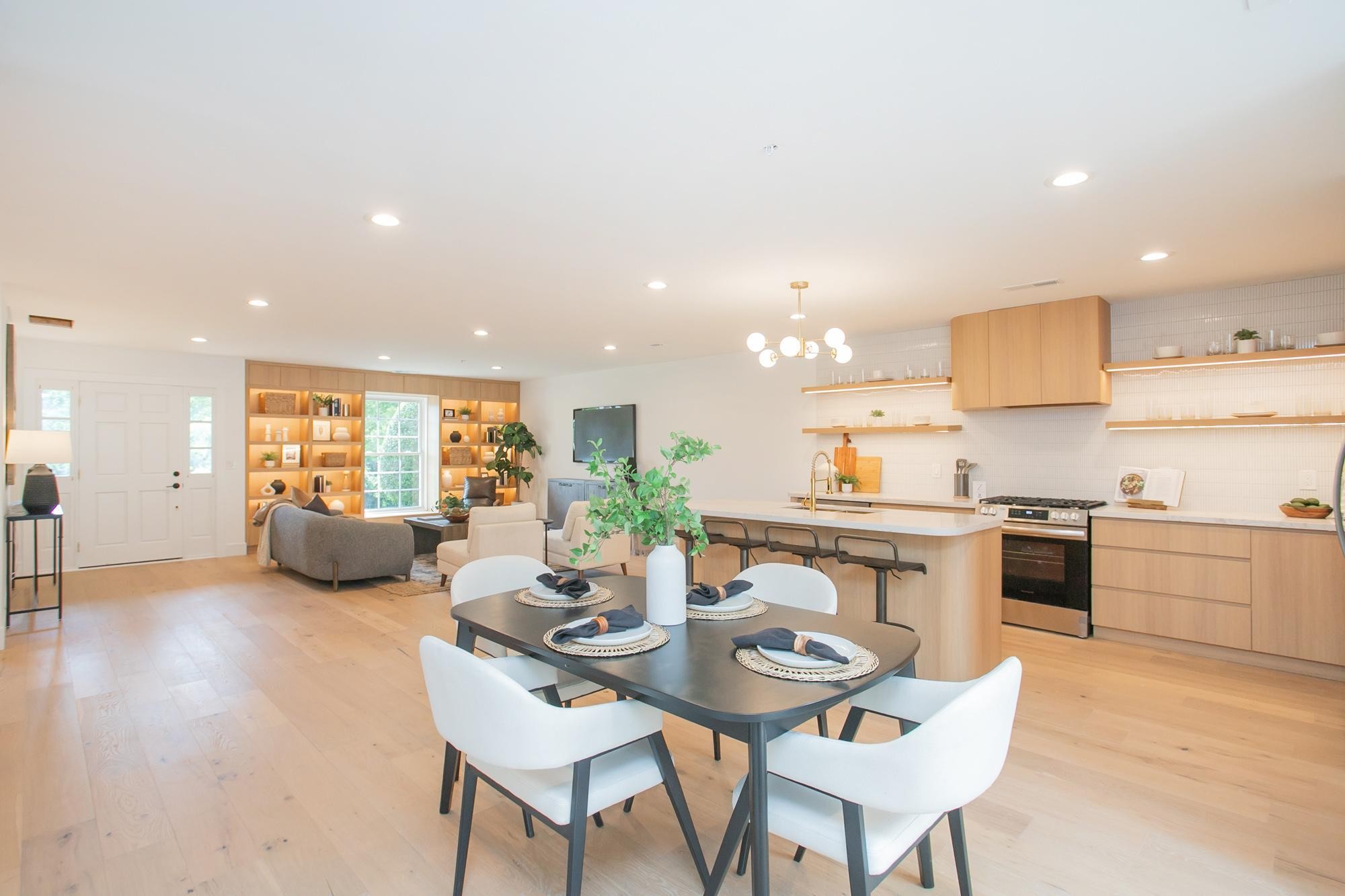 415 Plantation Ct