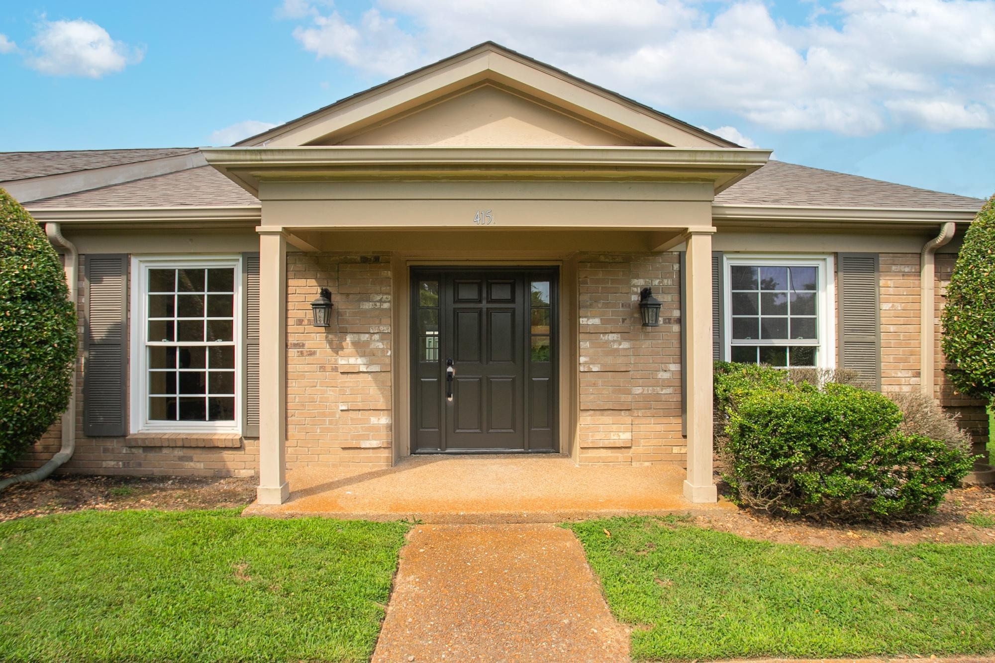 415 Plantation Ct