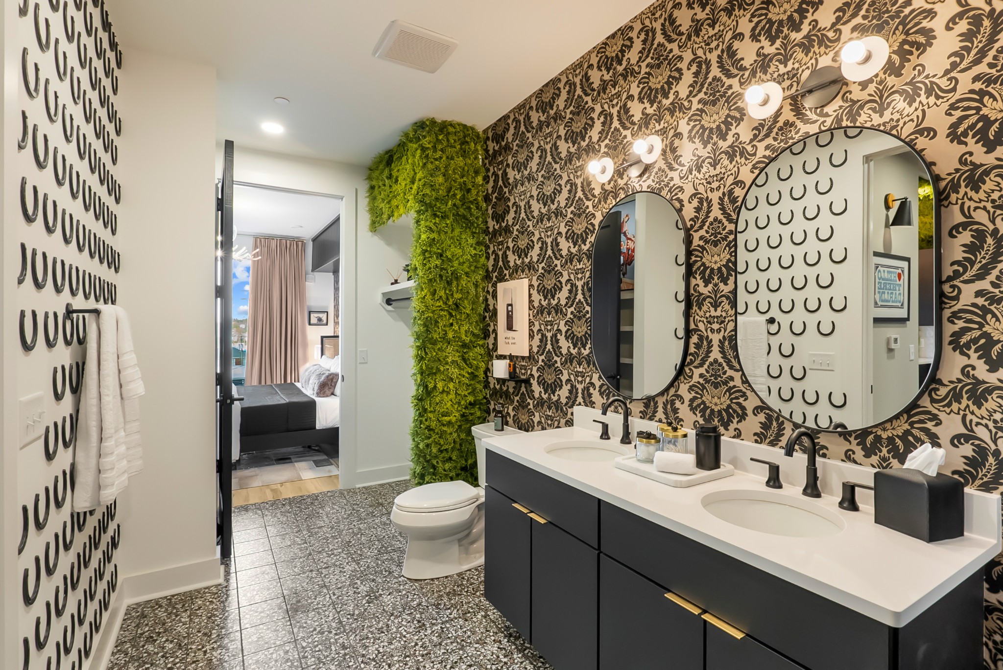 245 Hermitage Avenue Unit: 205