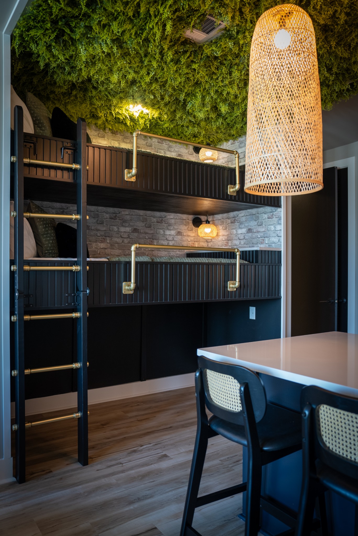 245 Hermitage Avenue Unit: 205