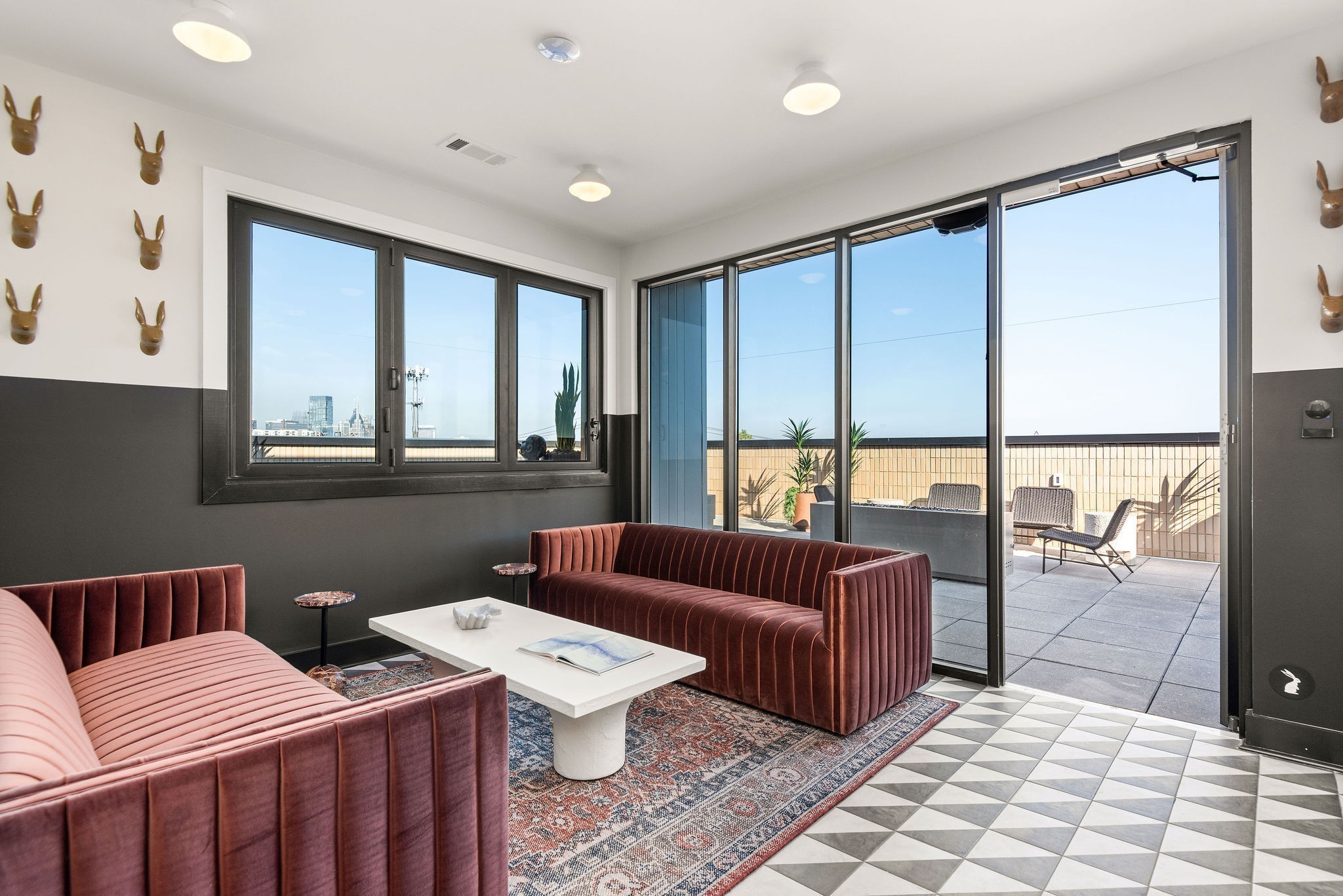 245 Hermitage Avenue Unit: 205