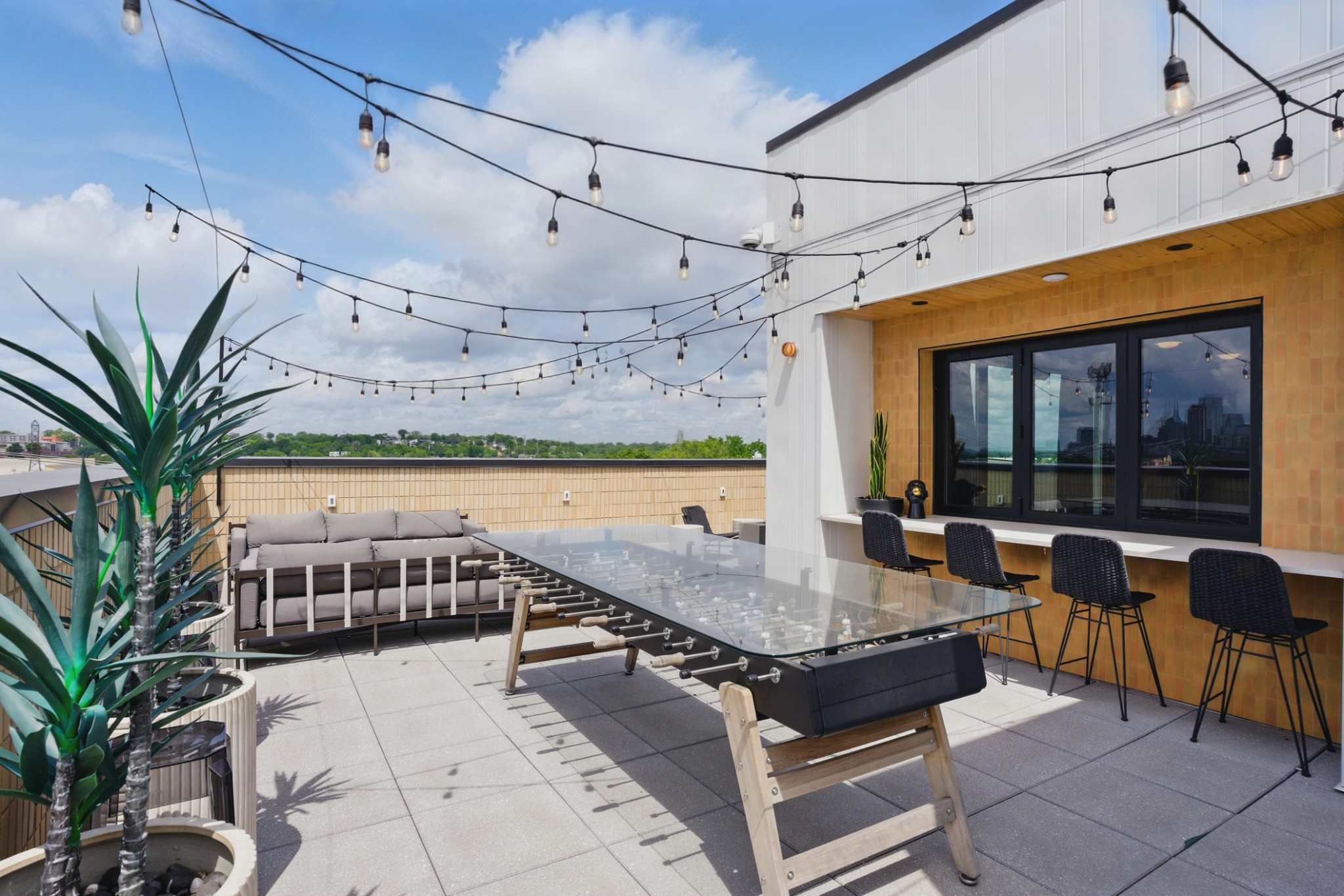 245 Hermitage Avenue Unit: 205