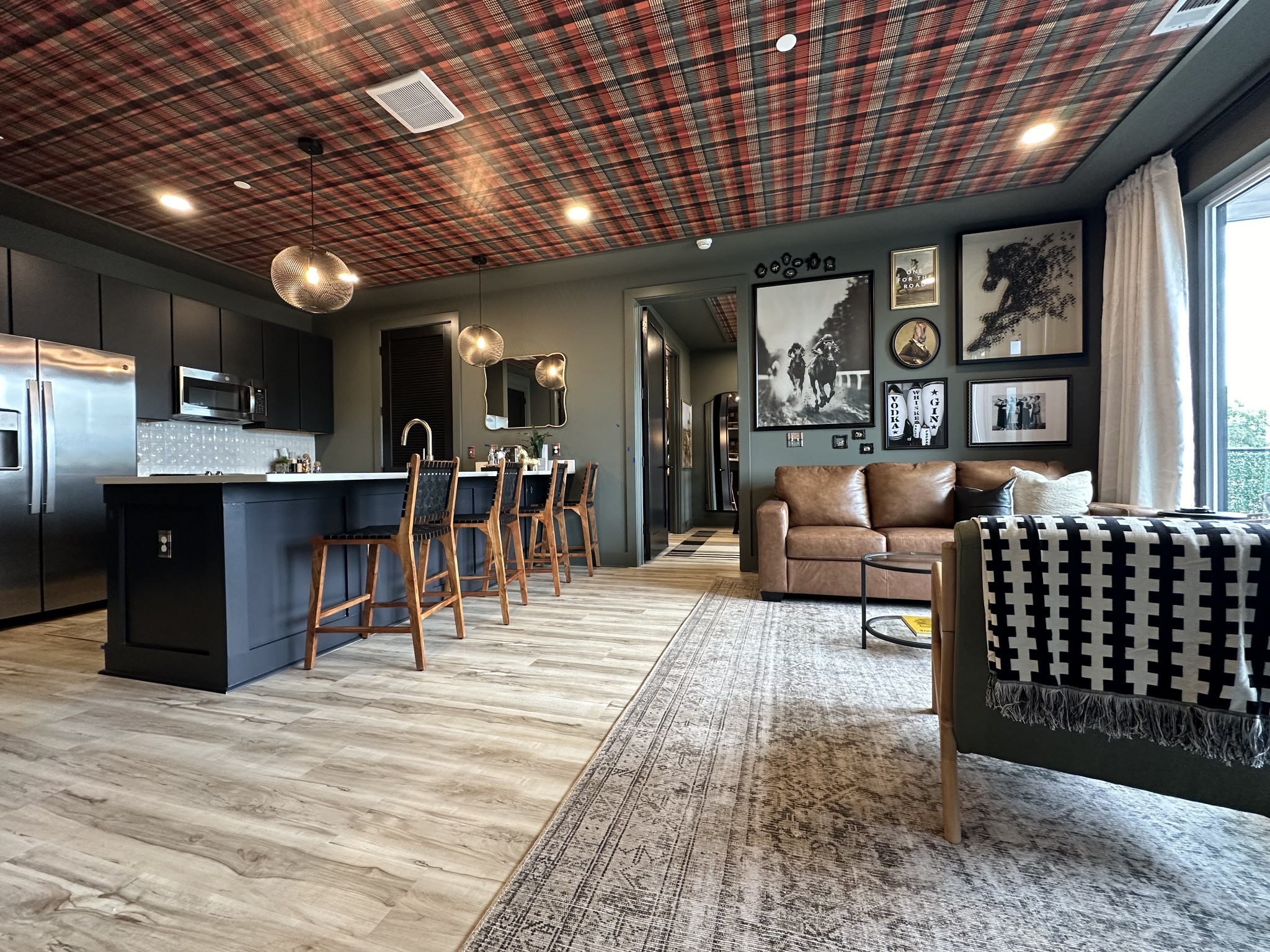 245 Hermitage Avenue Unit: 205