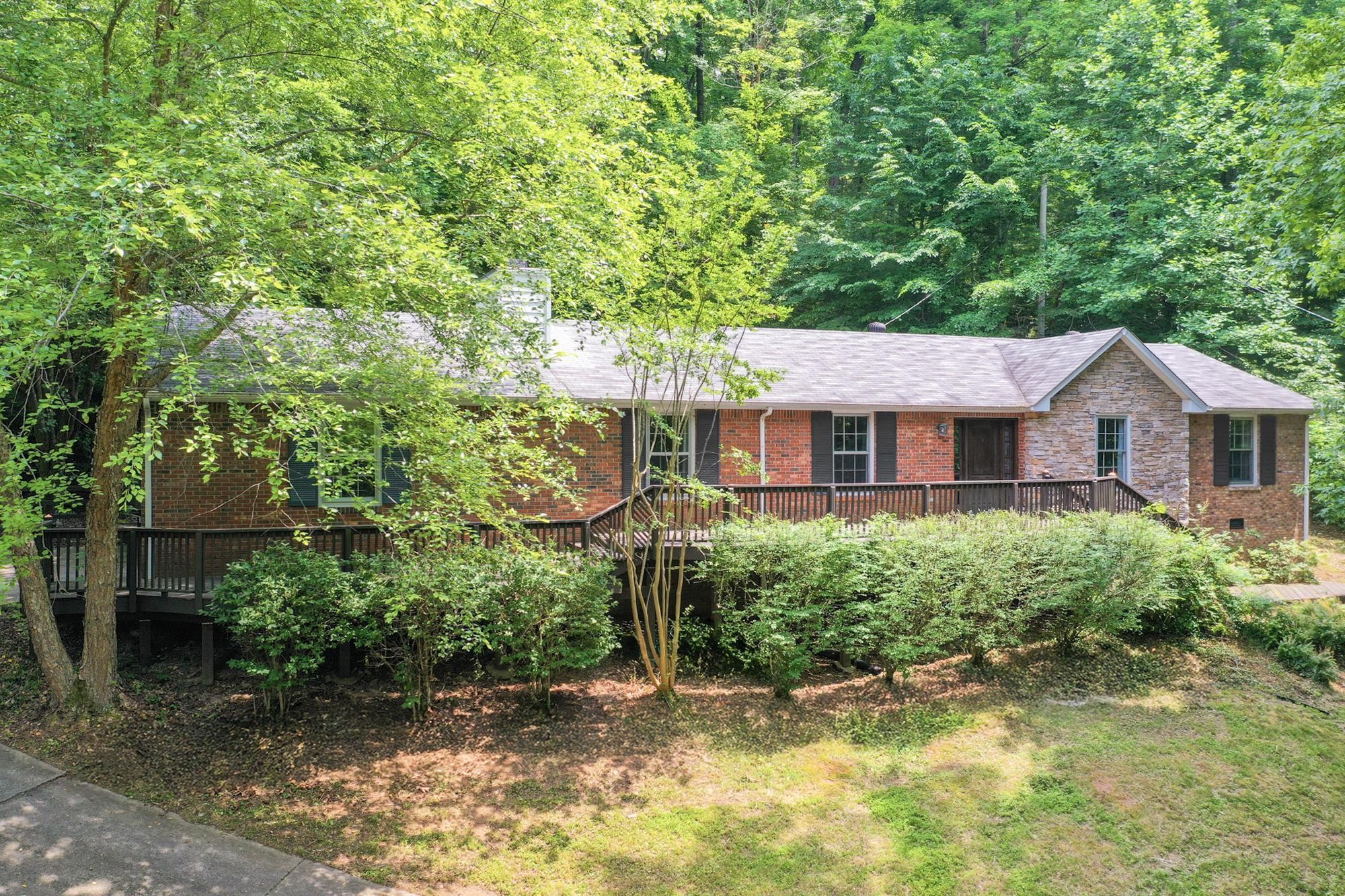 7447 Huntwick Trl