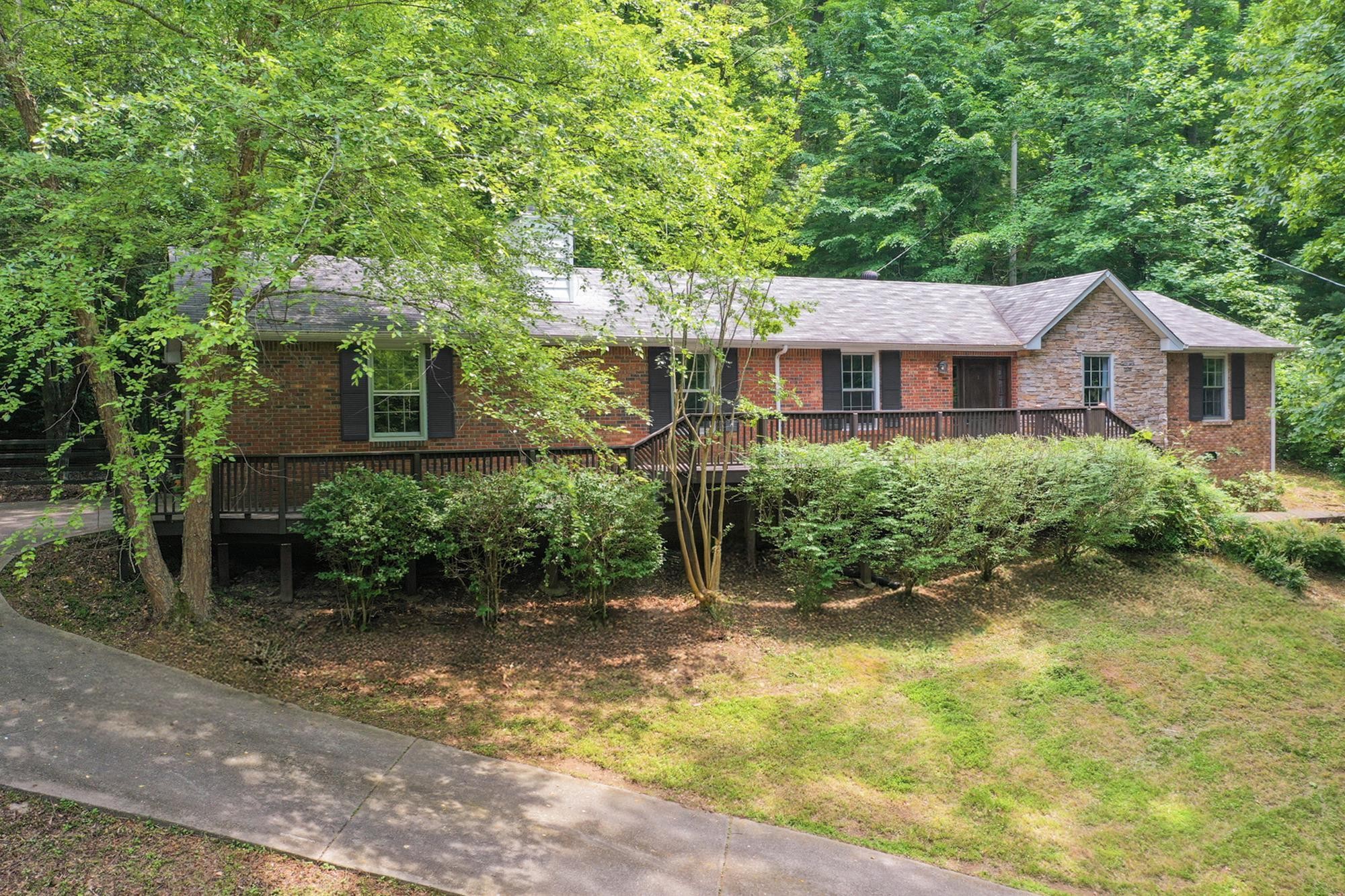7447 Huntwick Trl