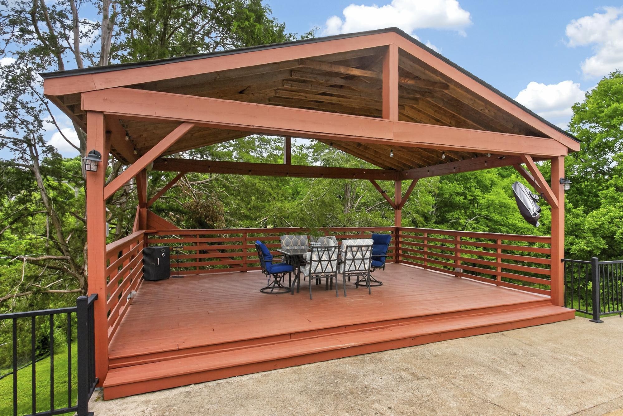 7044 Bonnavent Dr