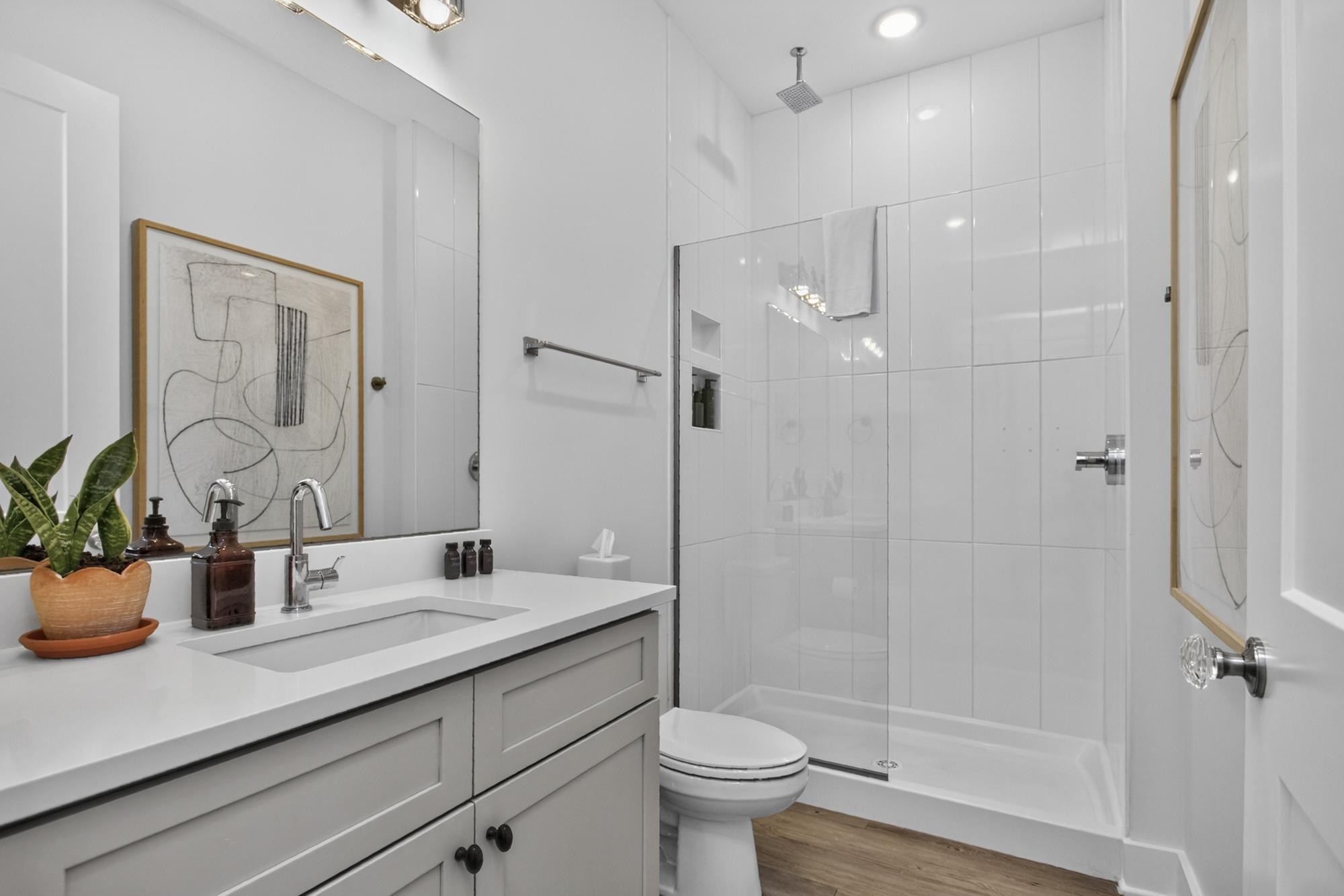 1012C 18th Ave, S Unit: 3