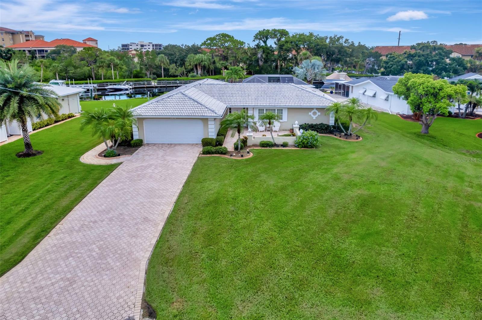 124 TINA ISLAND DR
