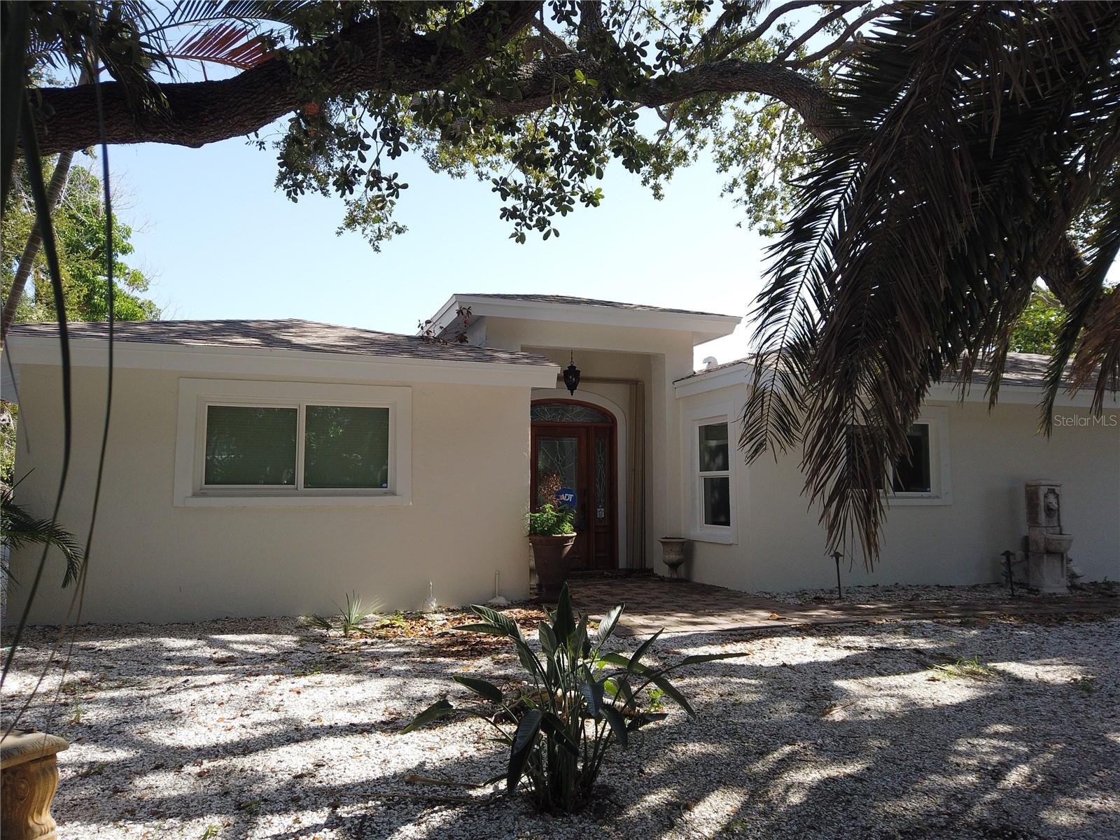951 CONTENTO ST.