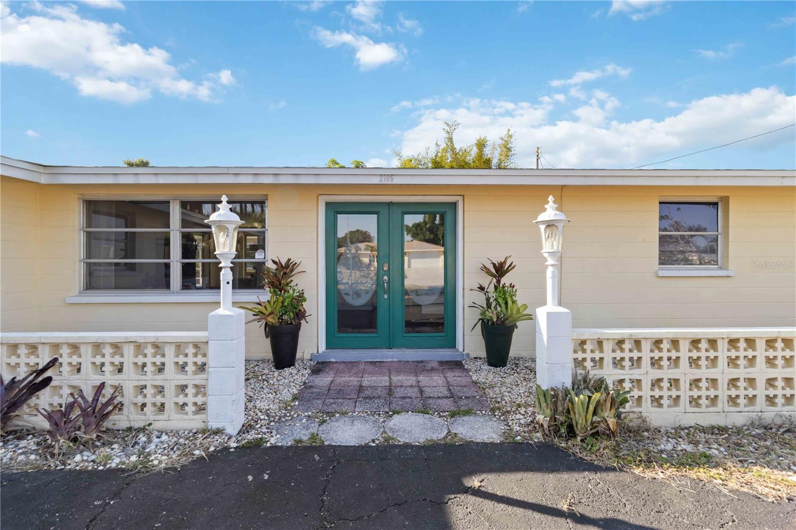 2105 GEORGIA AVE