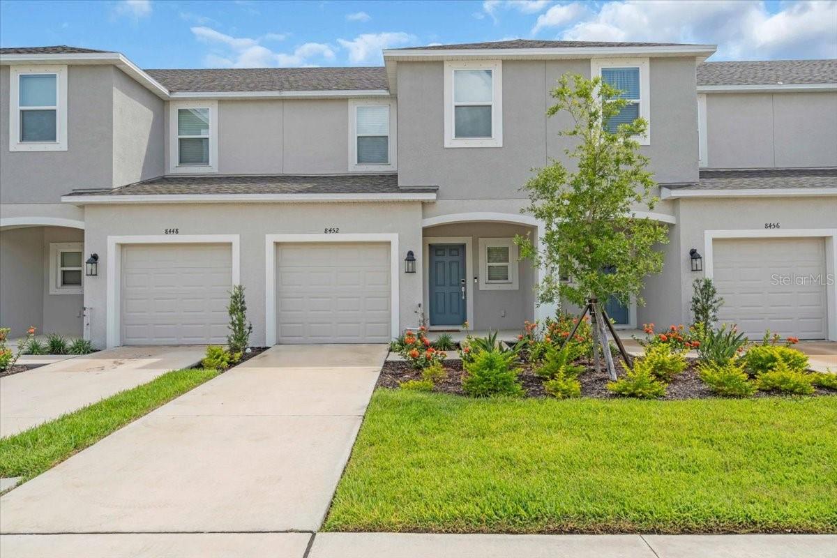 8452 LUNAR SKYE ST