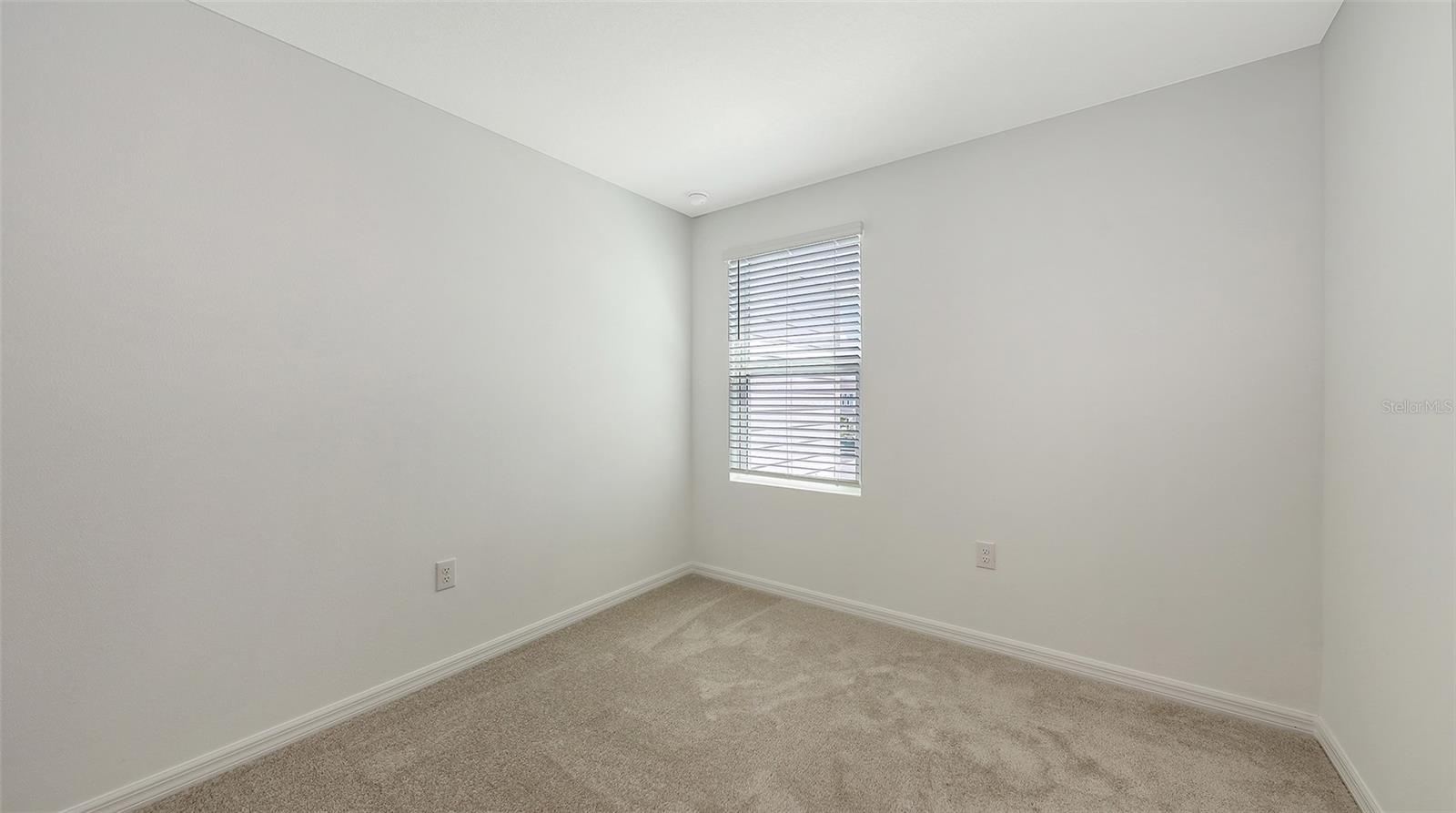 9004 DRIVEN SNOW ST