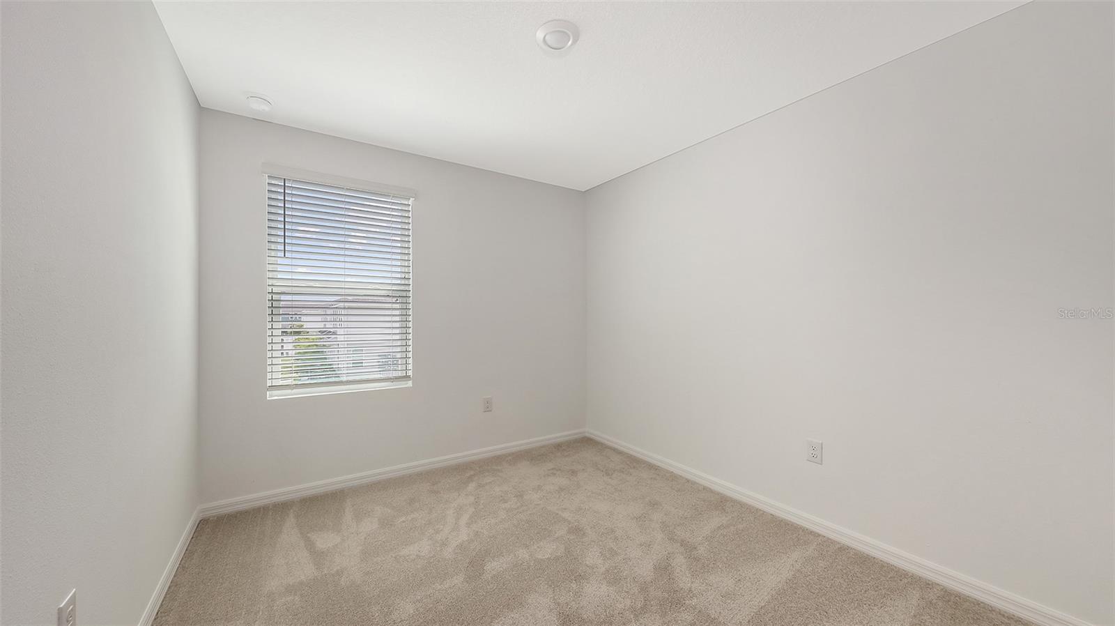 9004 DRIVEN SNOW ST