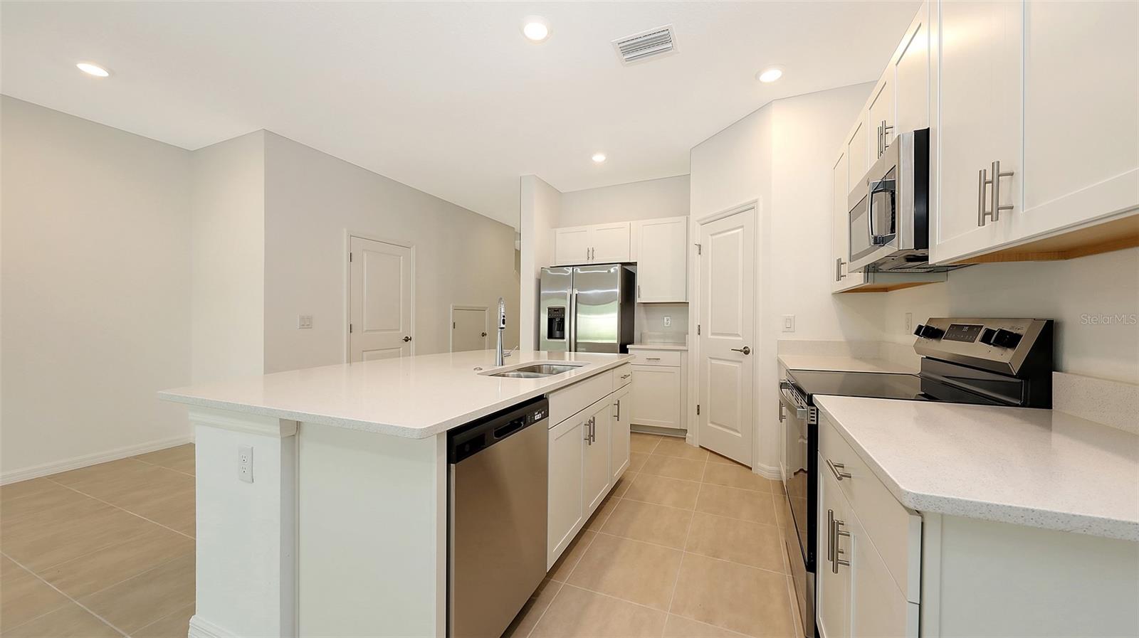 9004 DRIVEN SNOW ST