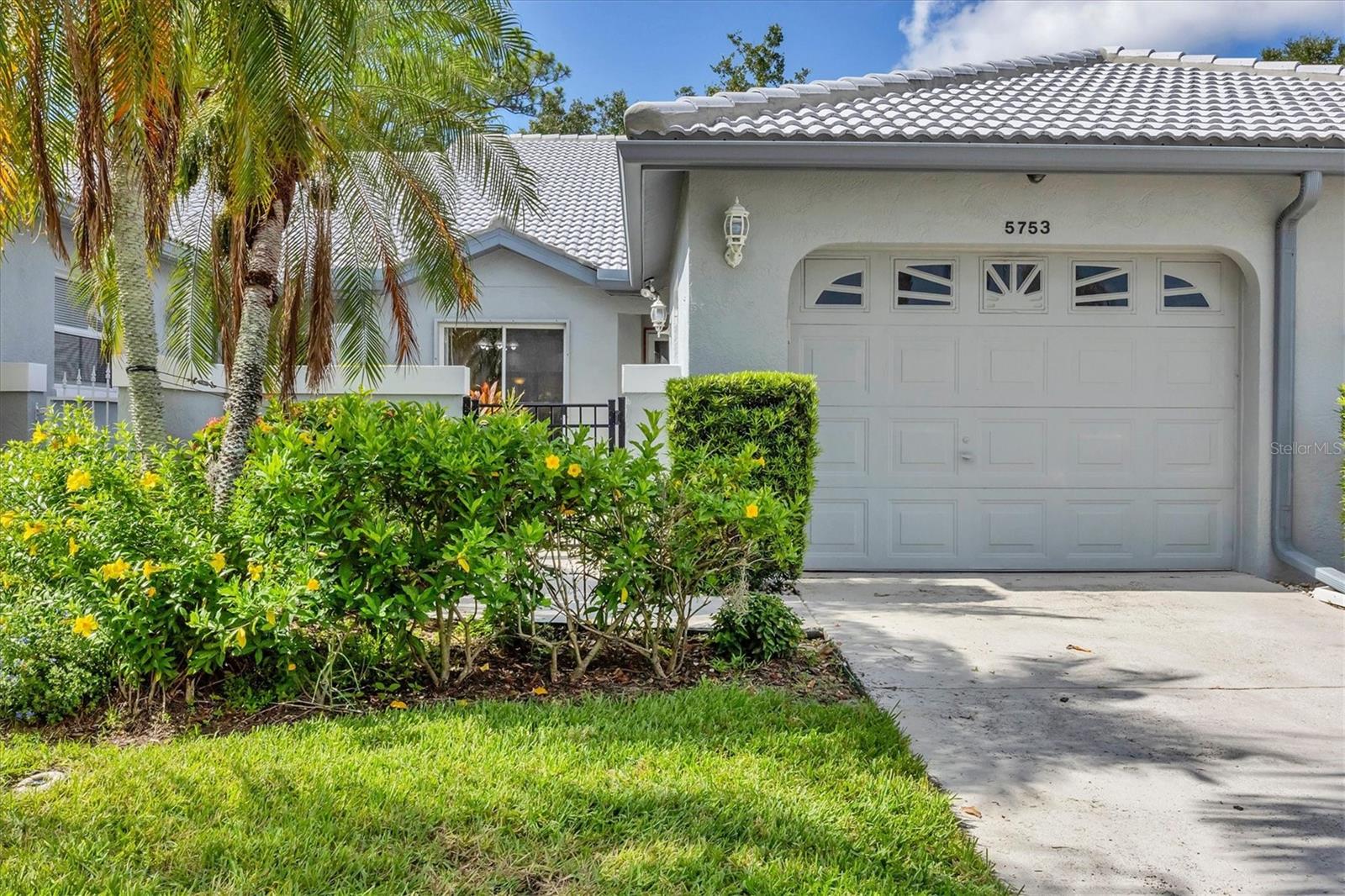 5753 CASA DEL SOL BLVD #3219