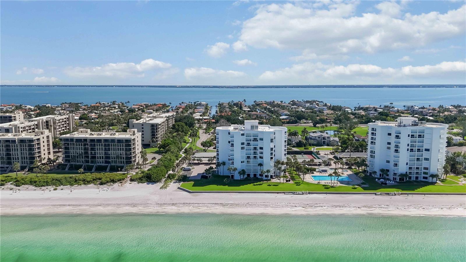 1050 LONGBOAT CLUB RD #204
