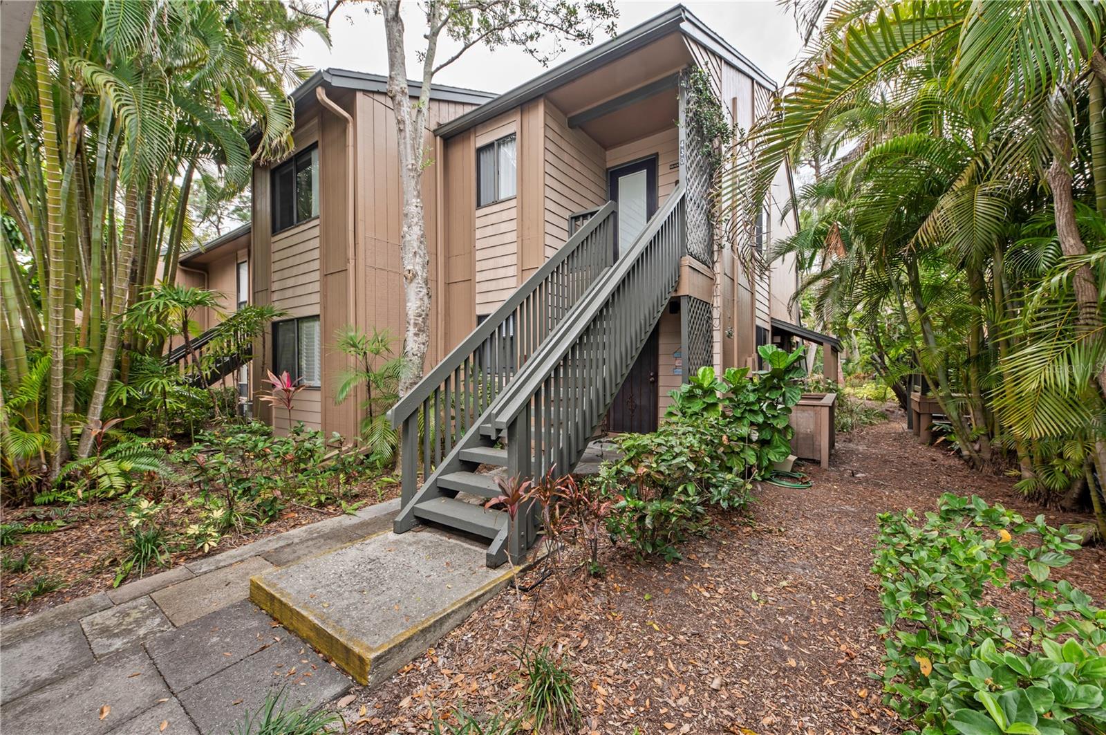 1720 GLENHOUSE DR #330