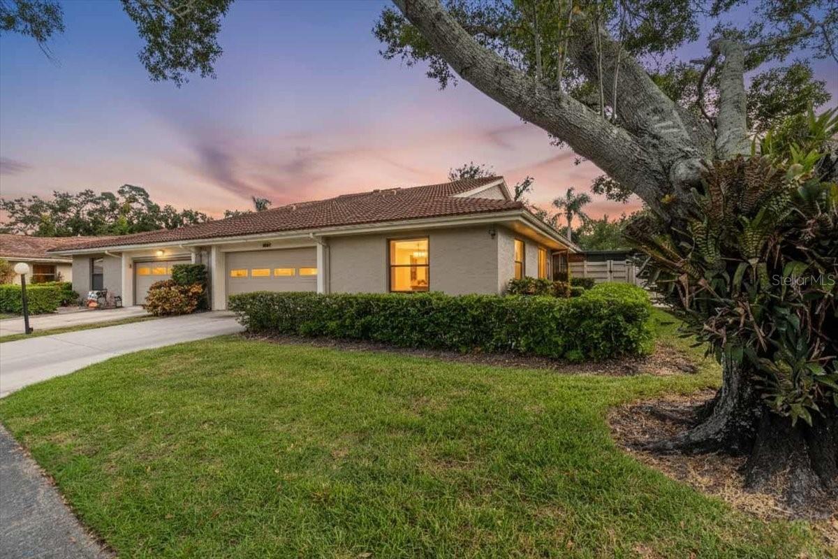 4565 LAKECREST PL #18