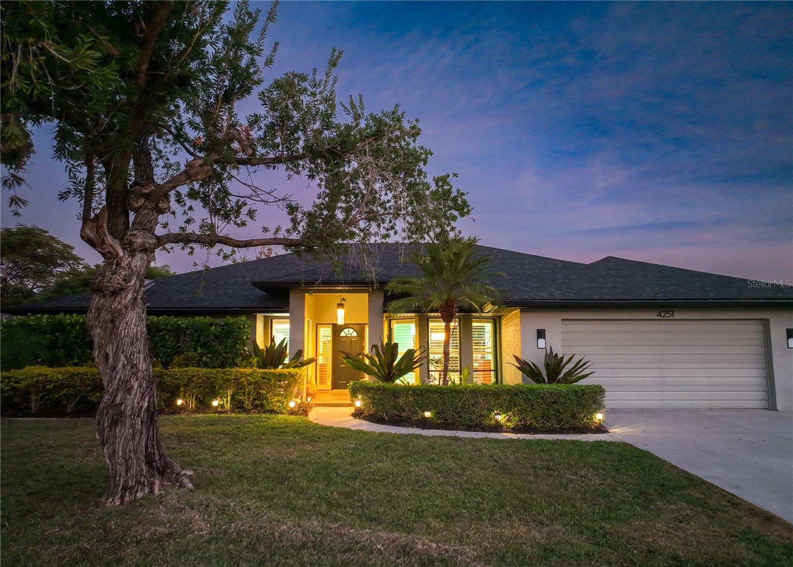 4251 PASADENA CIR