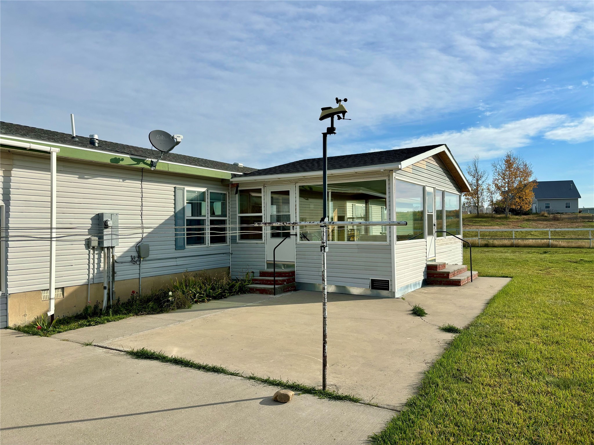 930 Division Street E