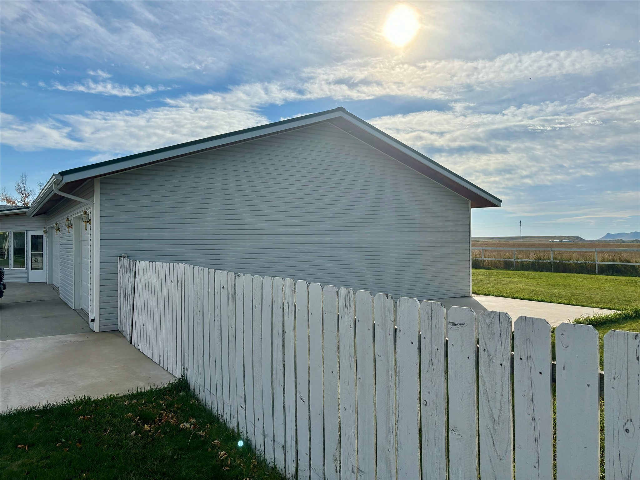 930 Division Street E