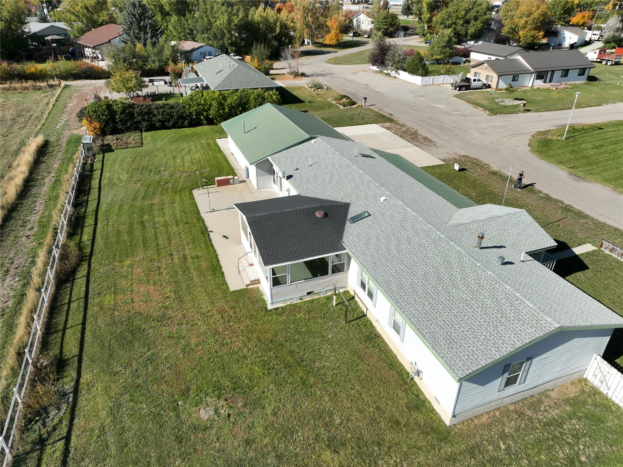 930 Division Street E