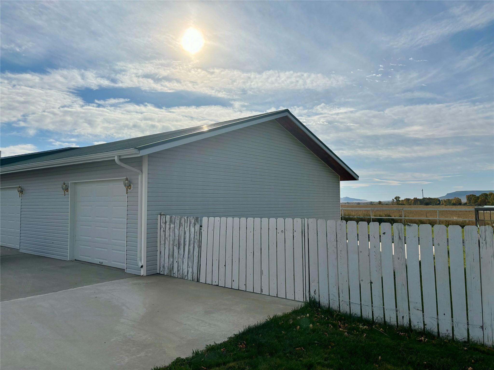 930 Division Street E