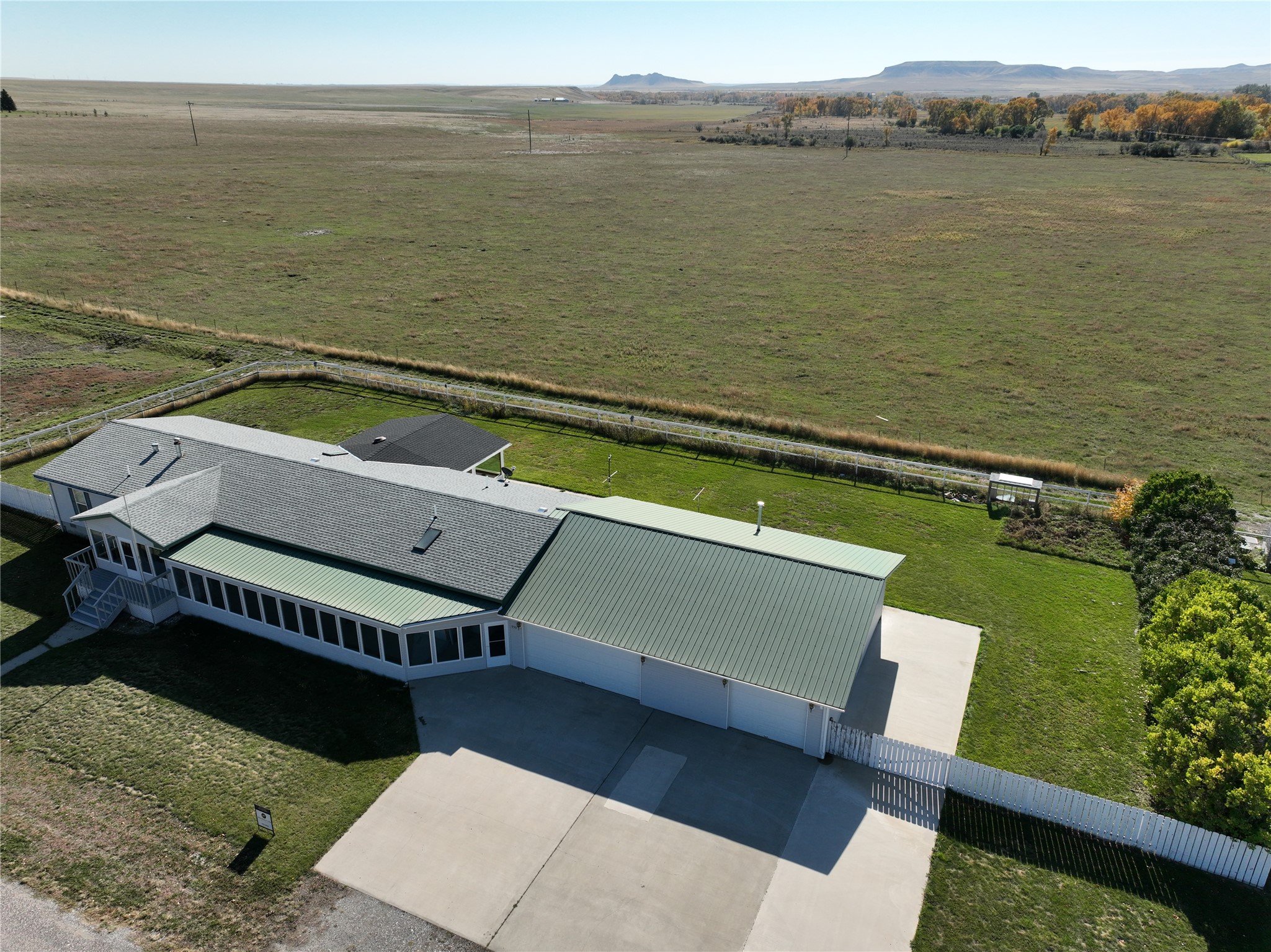 930 Division Street E