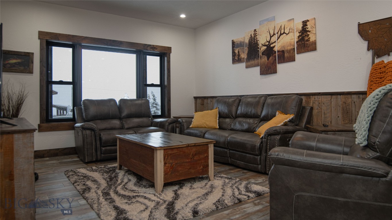 5 Fox Trail Way